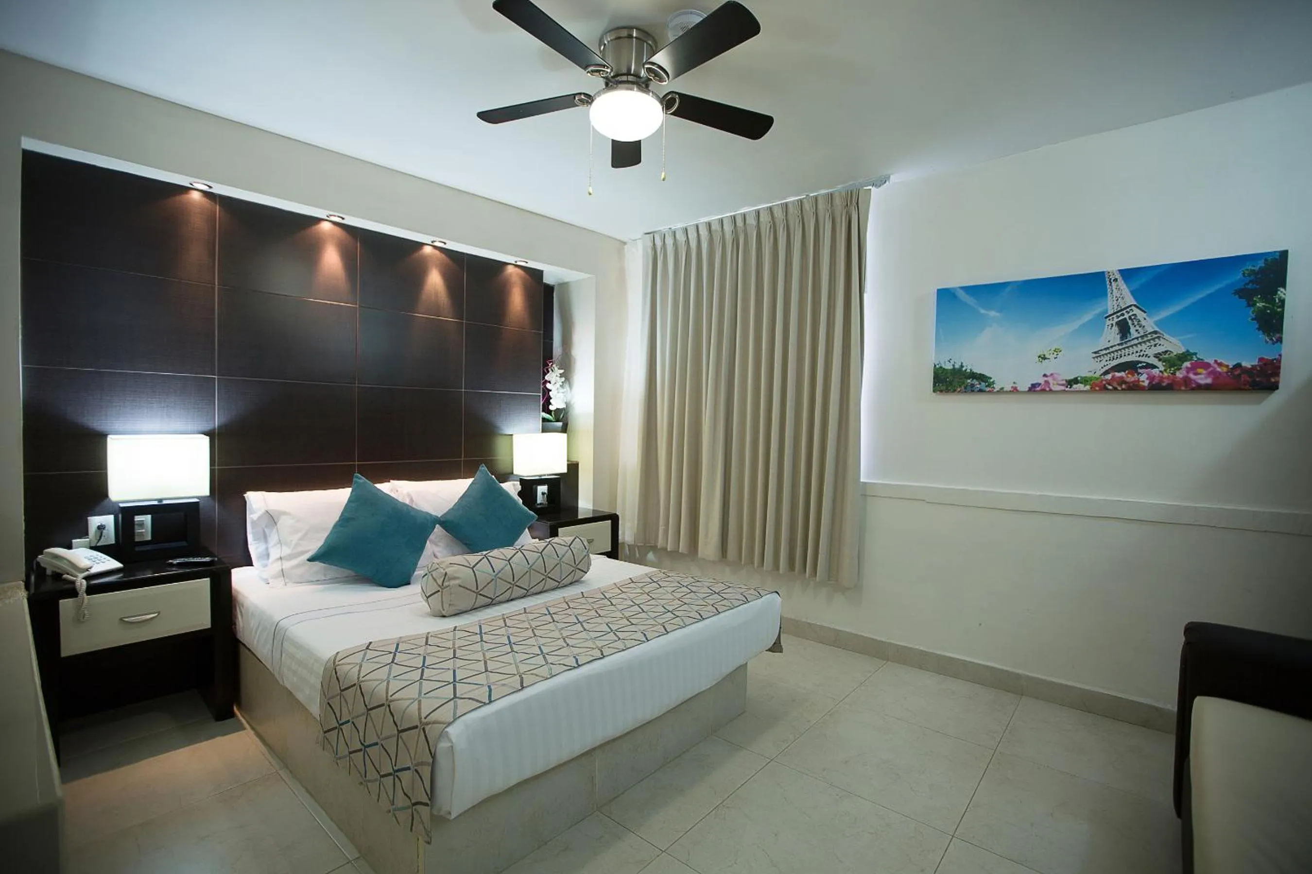 Photo of the whole room in Hotel La Torre San Francisco