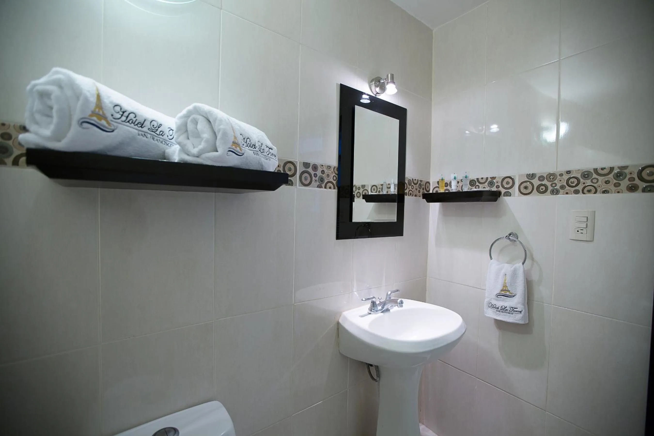 Bathroom in Hotel La Torre San Francisco