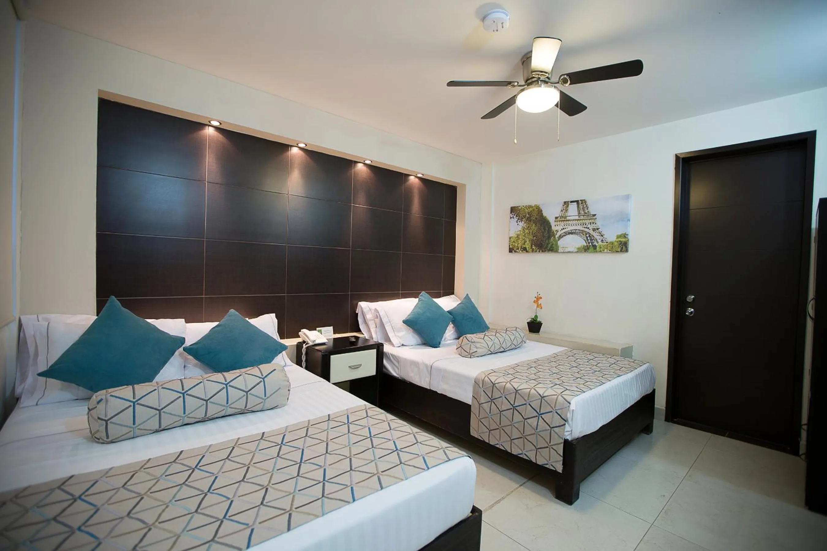 Photo of the whole room in Hotel La Torre San Francisco