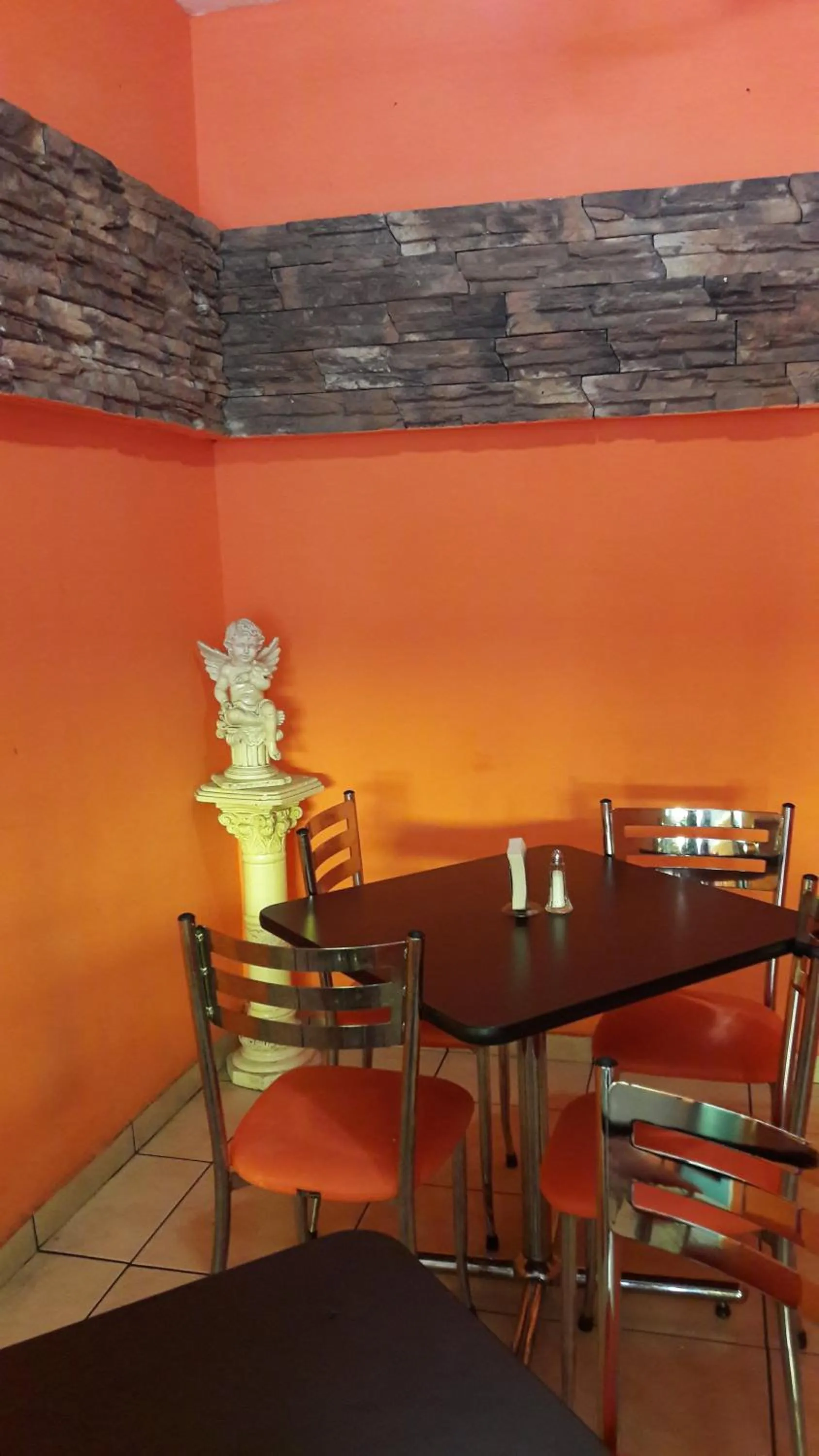 Restaurant/places to eat in Hotel La Torre San Francisco