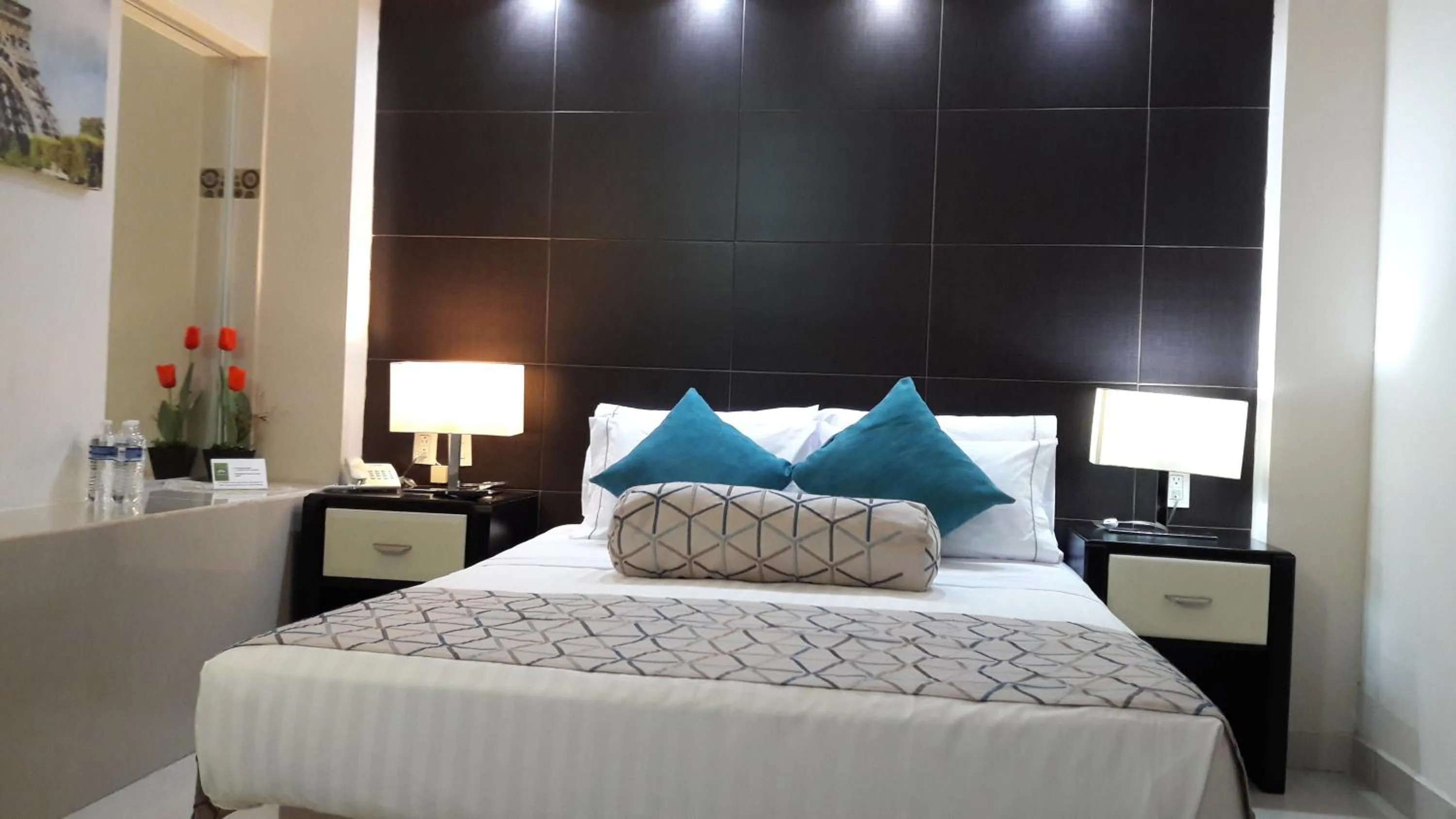 Decorative detail in Hotel La Torre San Francisco