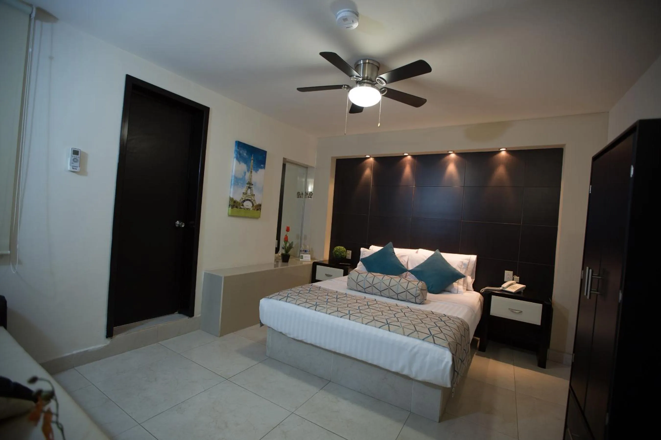 Bed in Hotel La Torre San Francisco