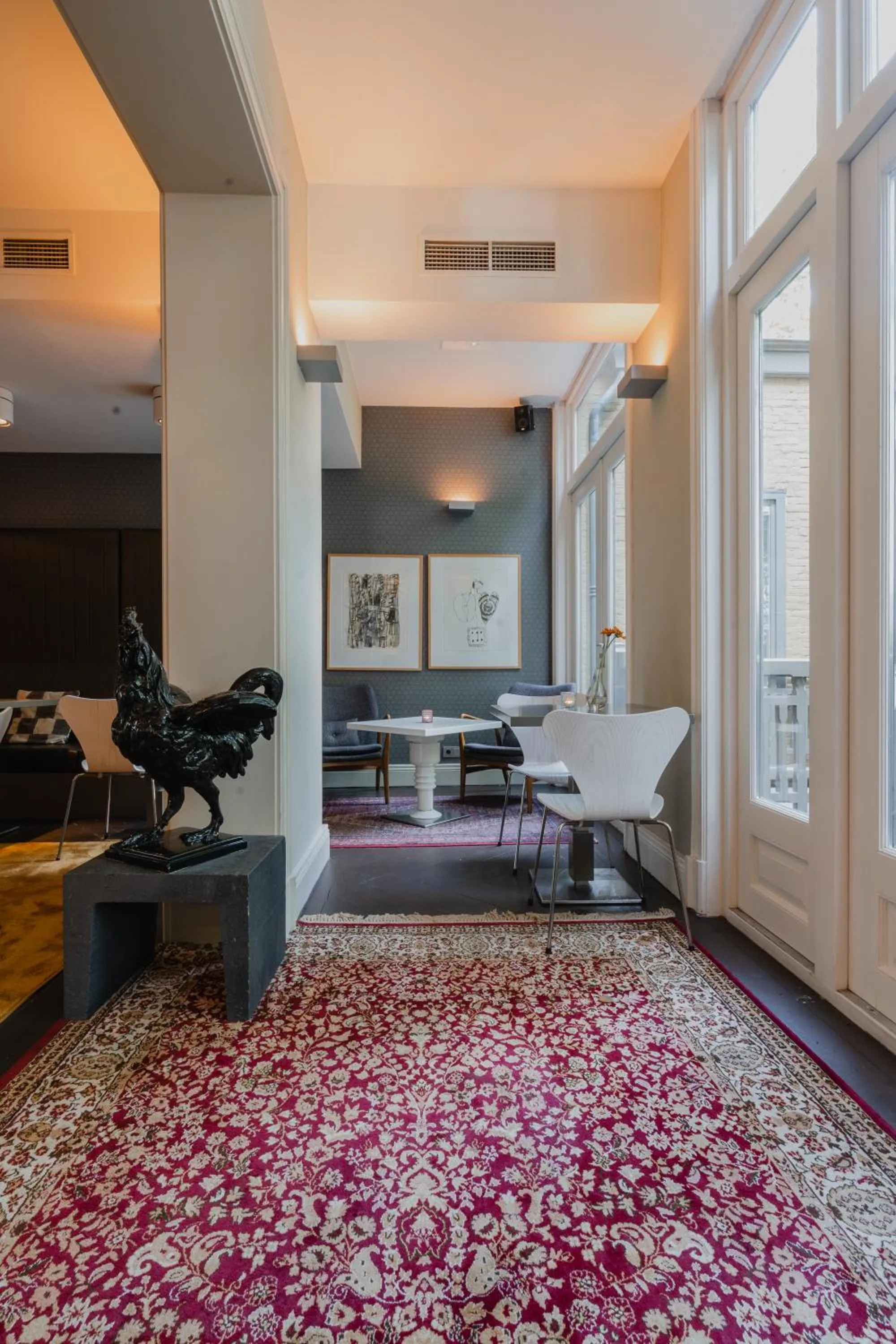 Communal lounge/ TV room in Hotel Roemer Amsterdam