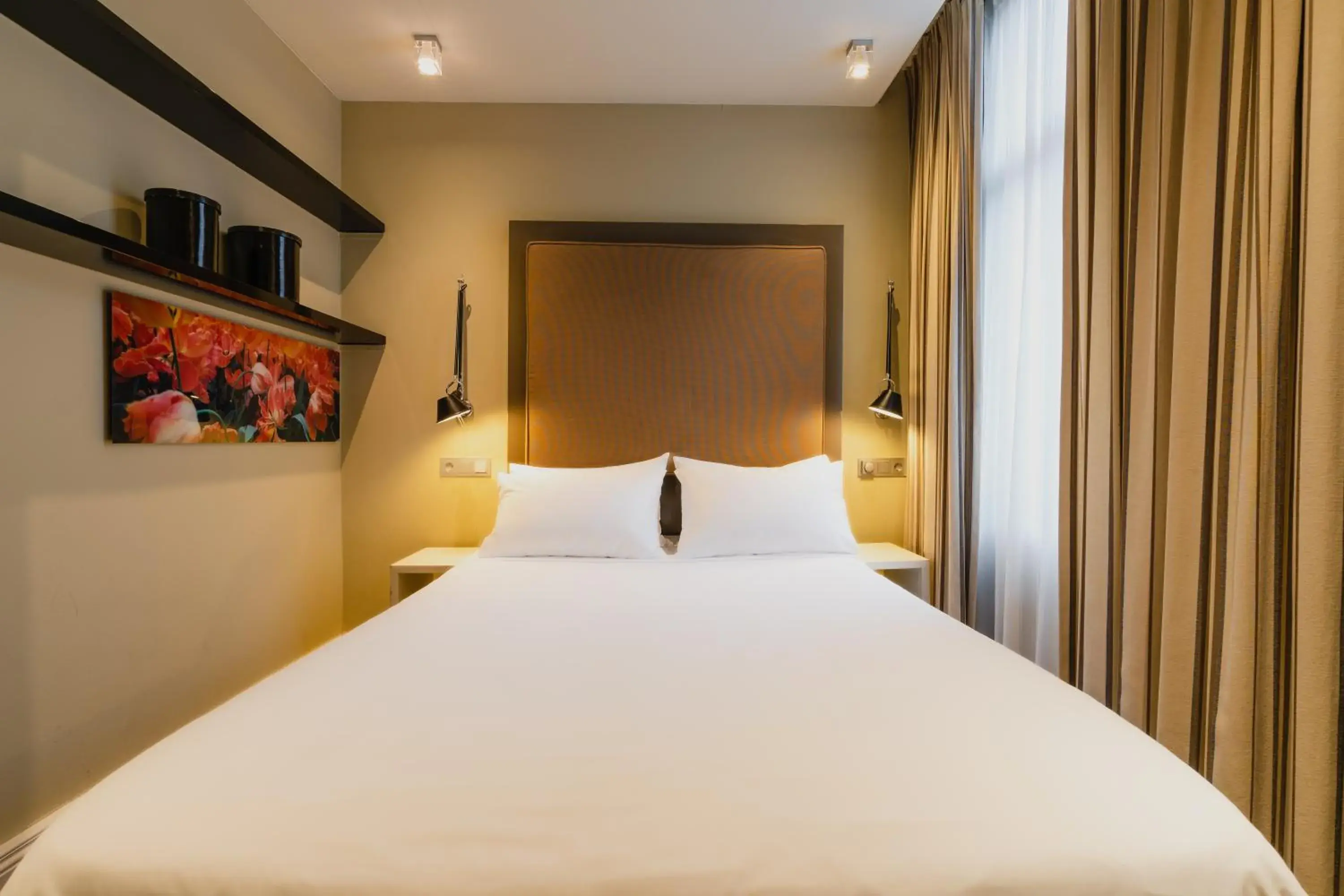 Small Double Room in Hotel Roemer Amsterdam Small Double Room in Hotel Roemer Amsterdam