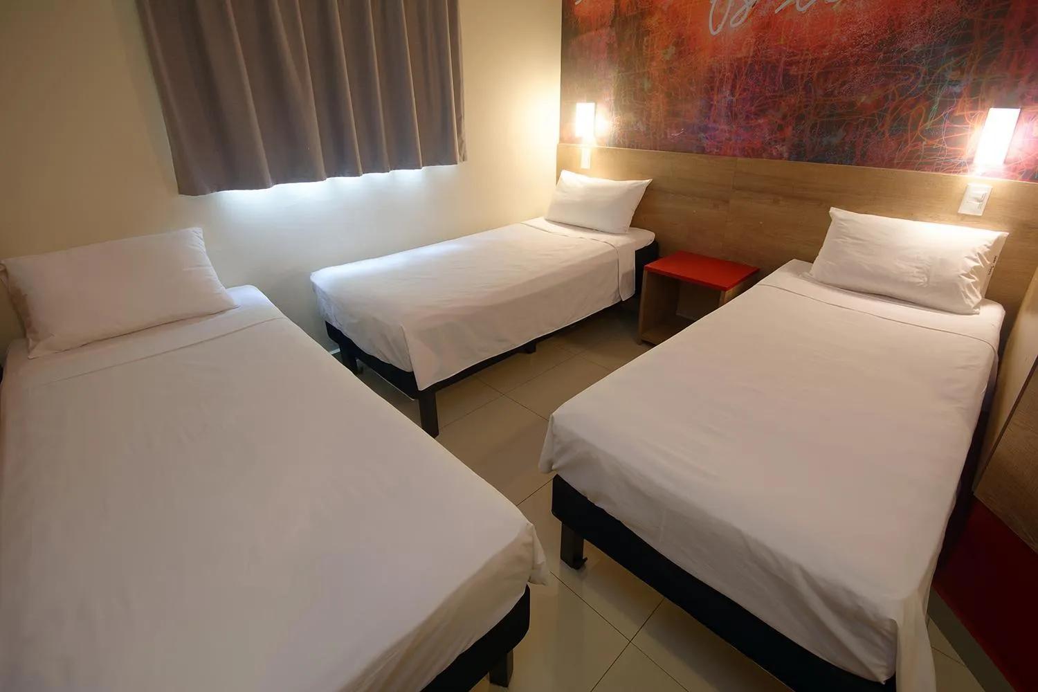 Photo of the whole room, Bed in Golden Tower Express Franca by Fênix Hotéis