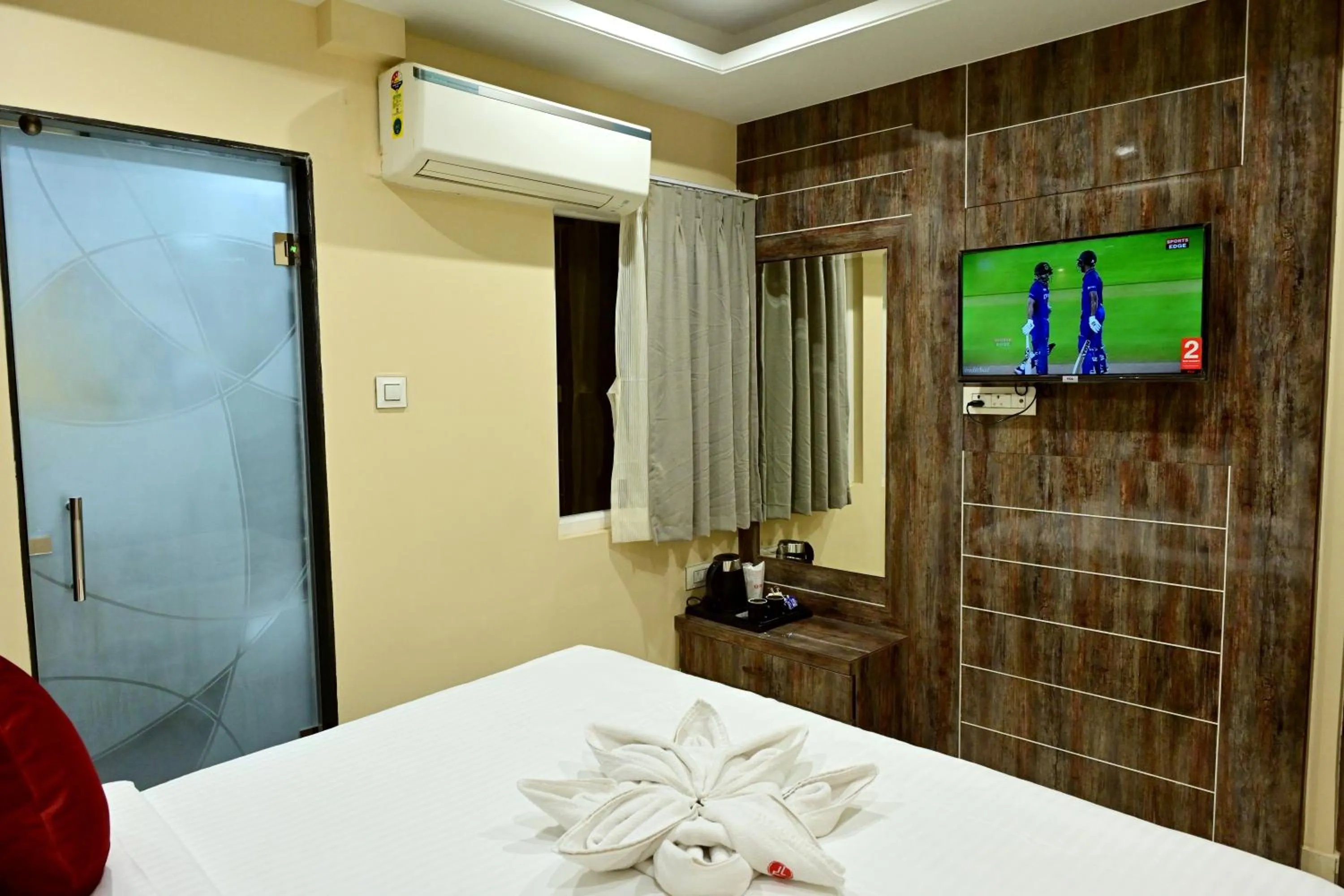 Bed in Hotel Trax International