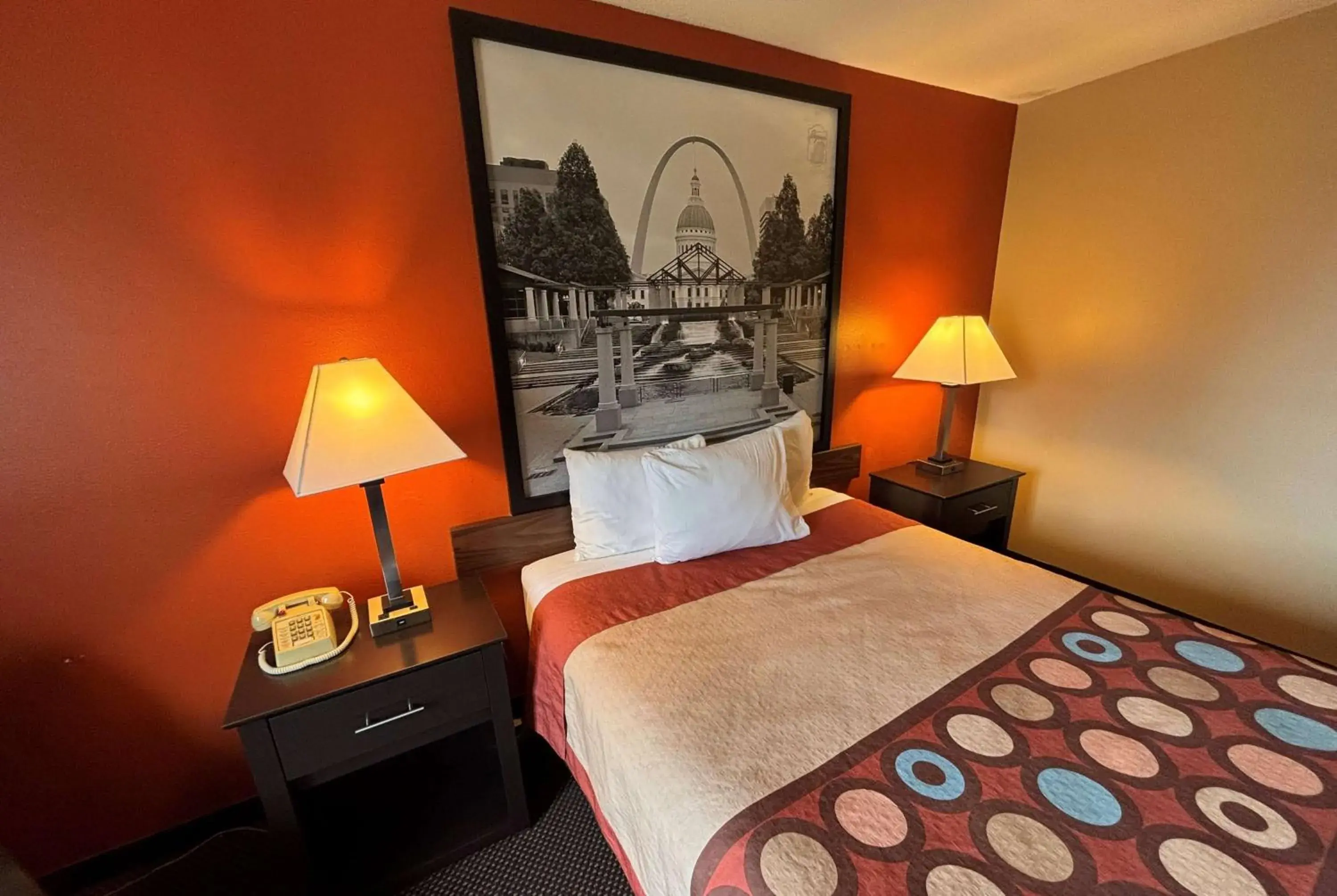 Queen Room - Non-Smoking in Super 8 by Wyndham Du Quoin Queen Room - Non-Smoking in Super 8 by Wyndham Du Quoin