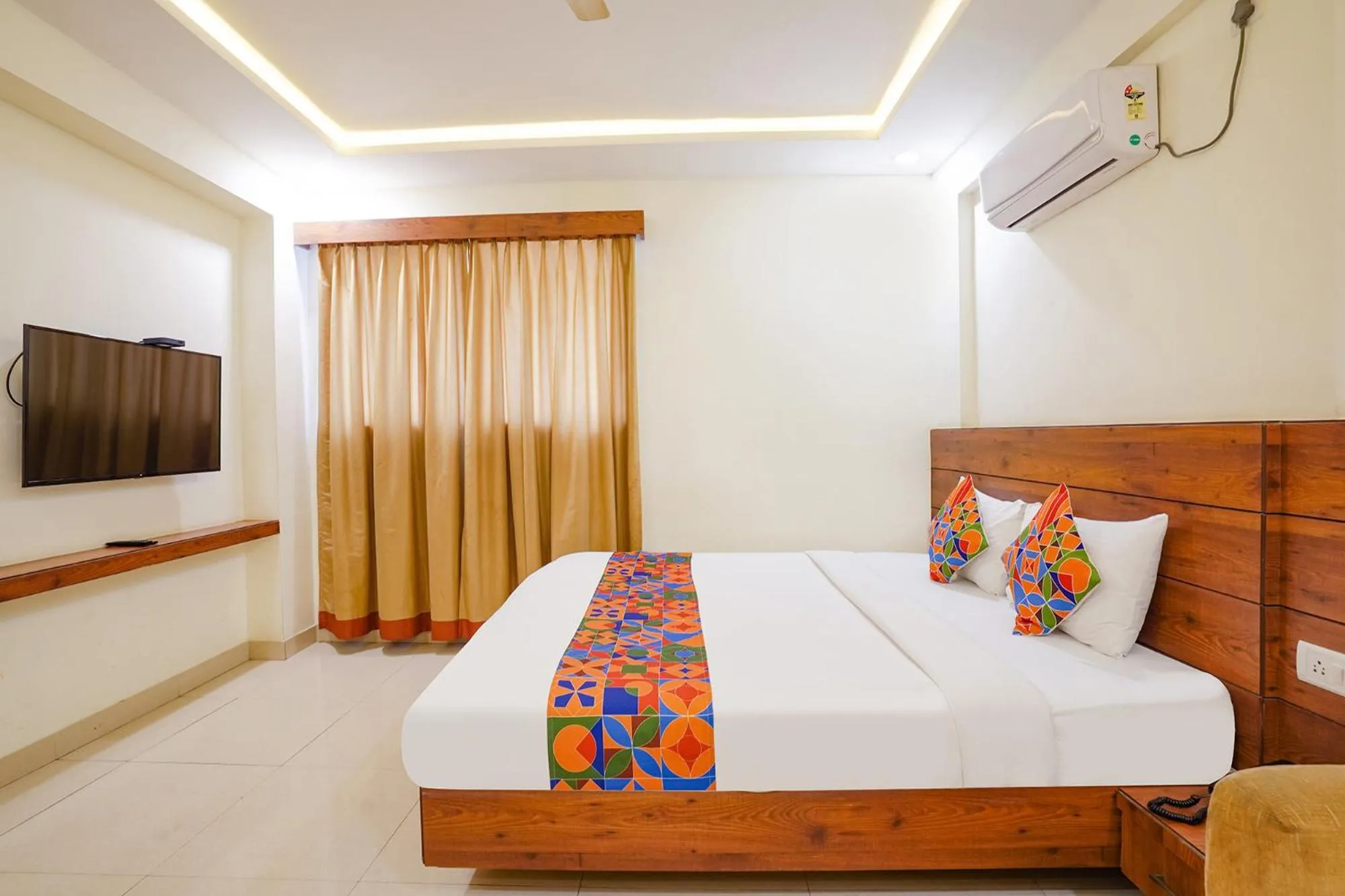 Bed in FabHotel Savi Inn - Nr Mantri Square Mall