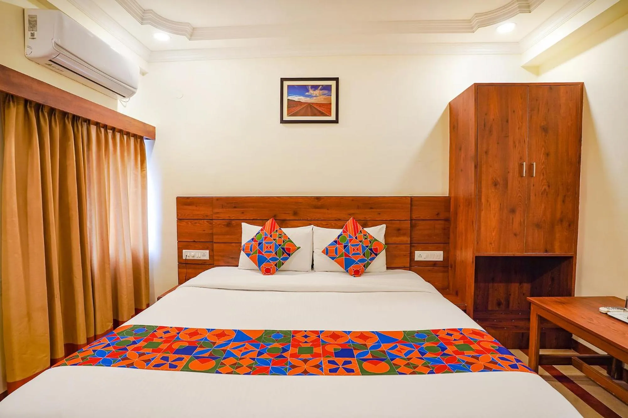 Bed in FabHotel Savi Inn - Nr Mantri Square Mall