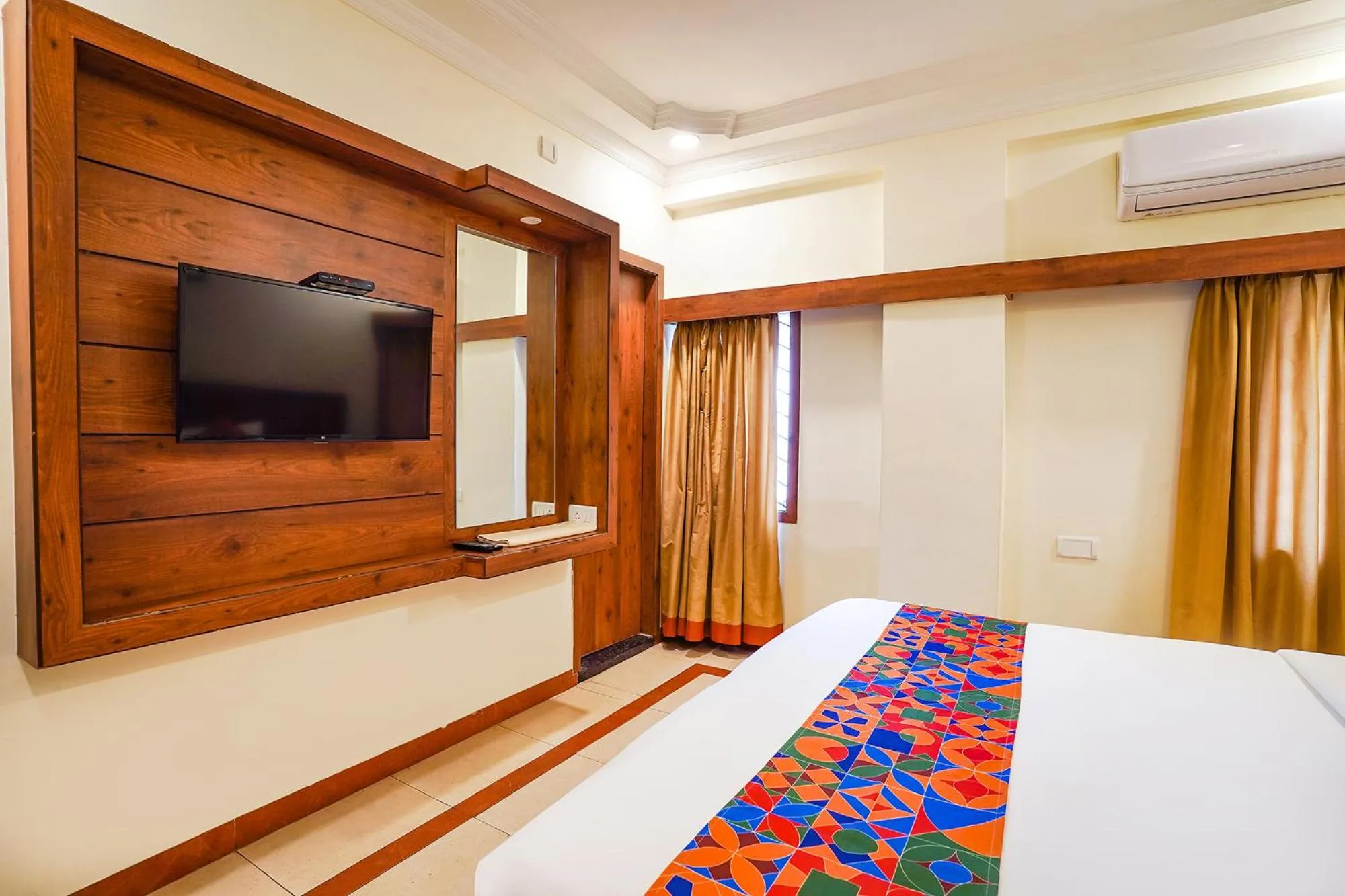 Bed in FabHotel Savi Inn - Nr Mantri Square Mall