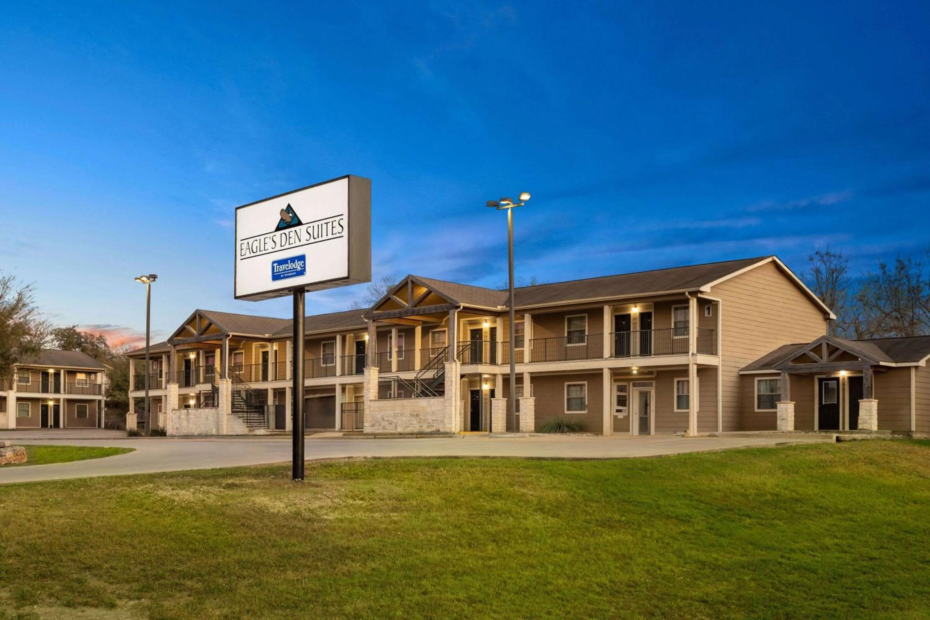 Property building in Eagle's Den Three Rivers Texas a Travelodge by Wyndham