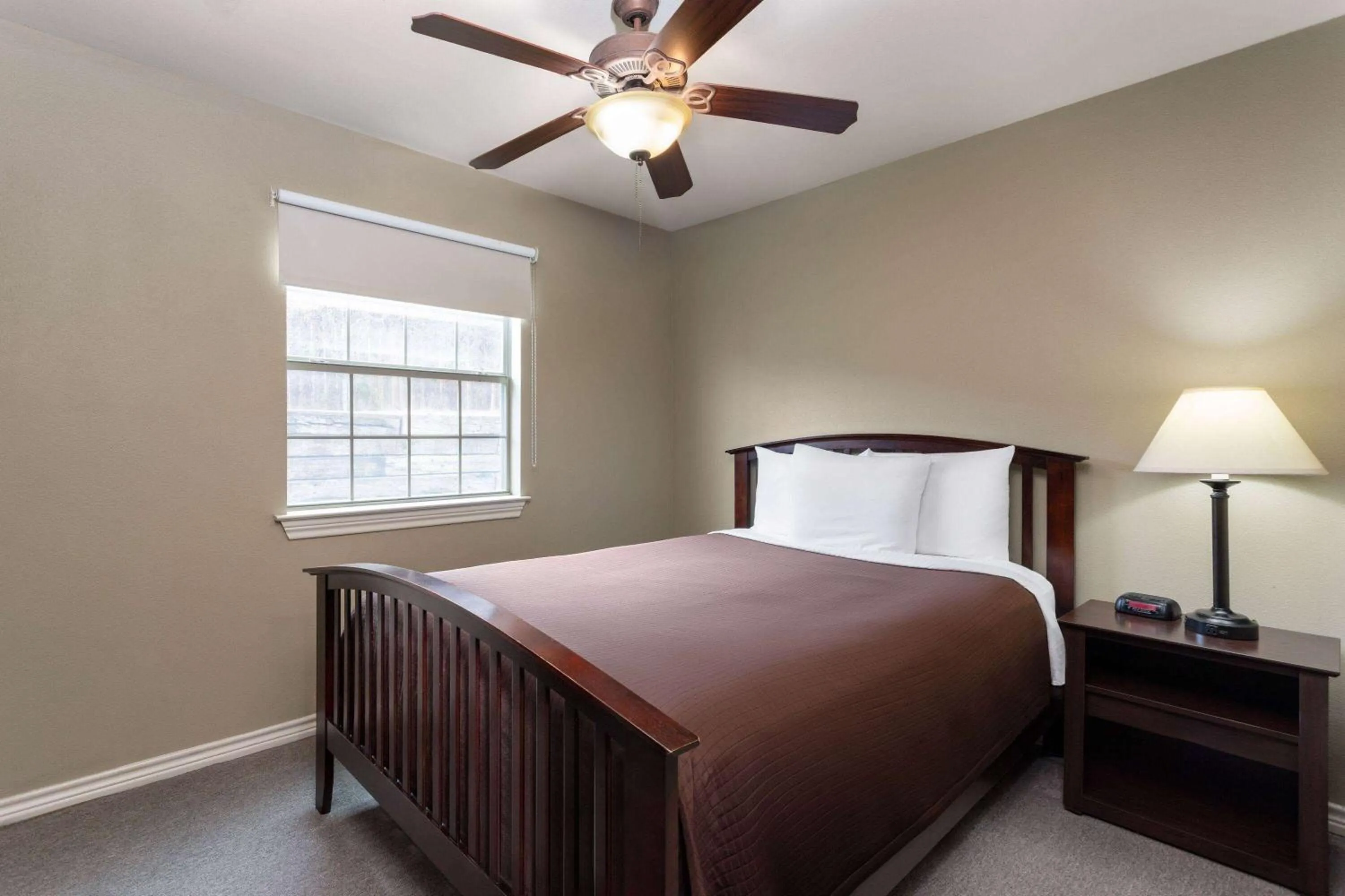 Photo of the whole room, Bed in Eagle's Den Three Rivers Texas a Travelodge by Wyndham