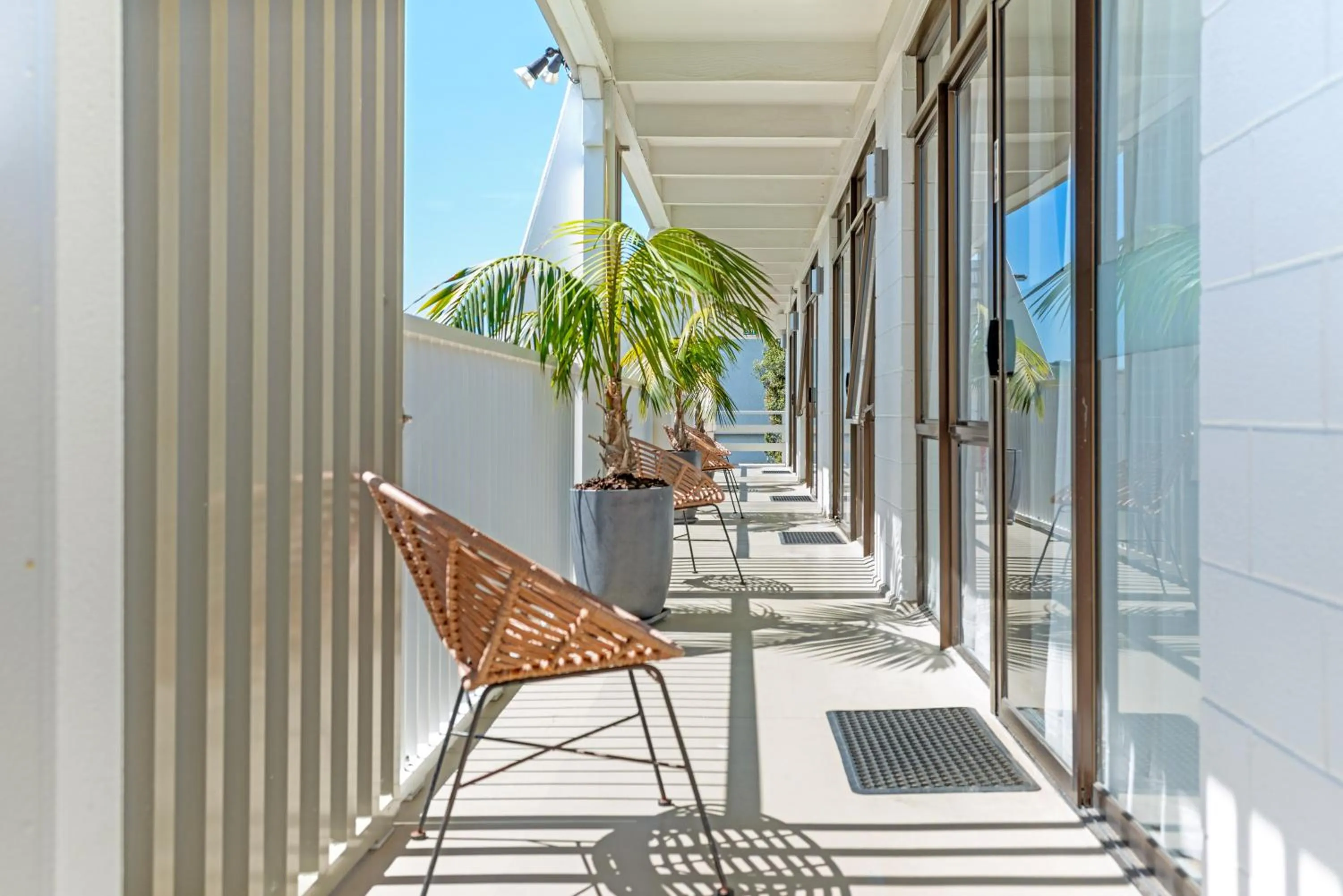 Whispering Sands Beachfront Motel