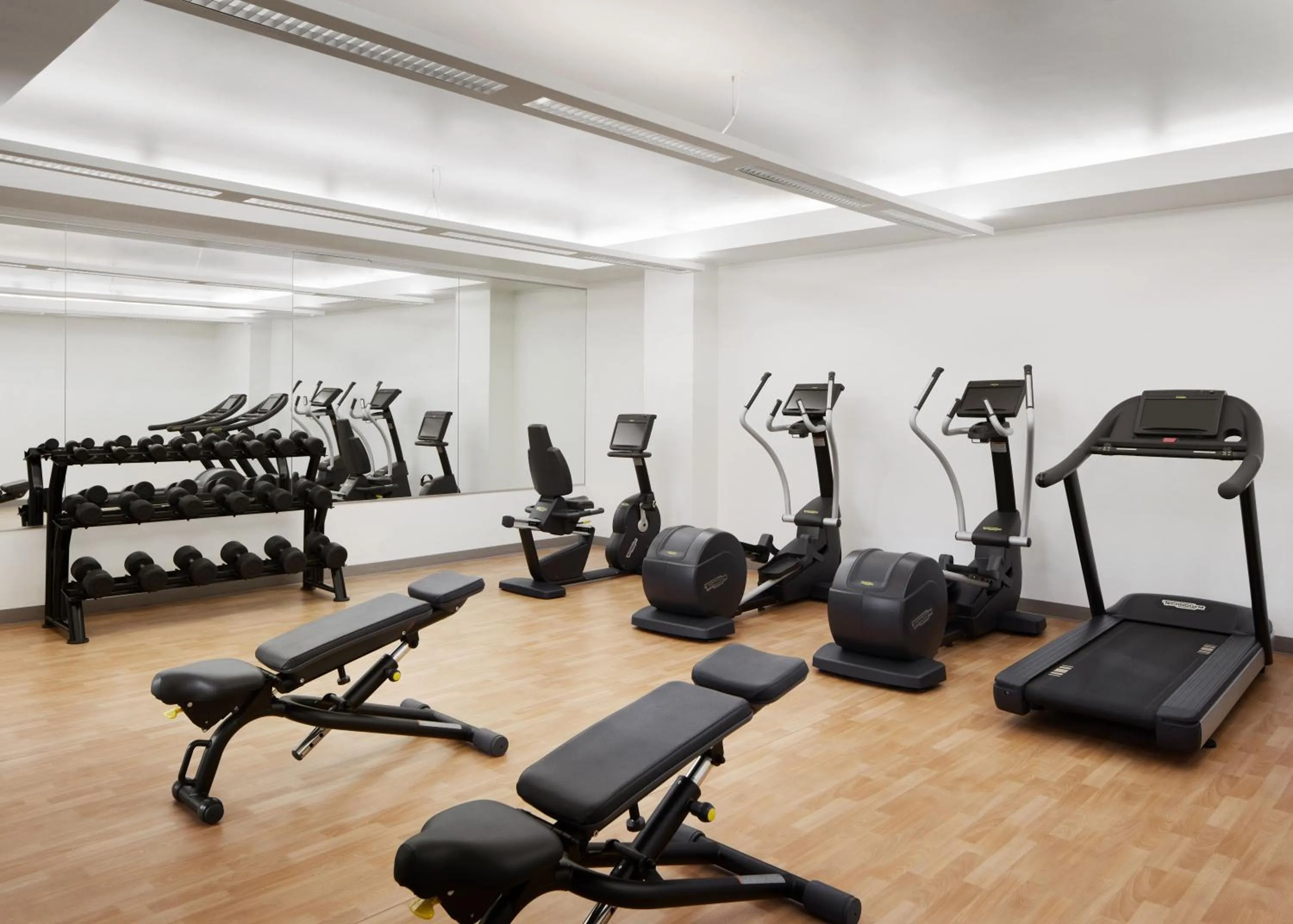 Fitness centre/facilities in Pasadena Hotel & Pool
