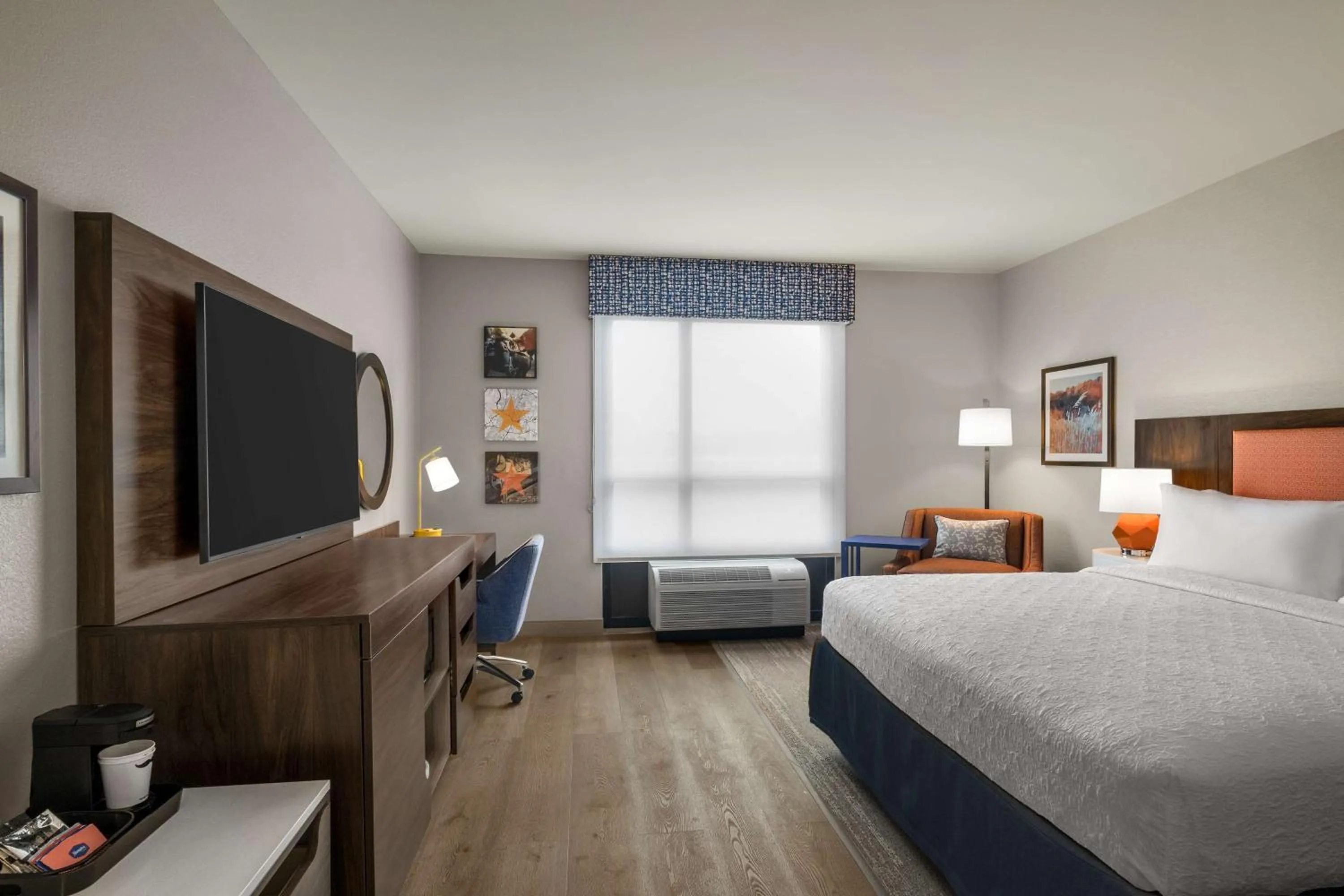 Bed in Hampton Inn Austin East Side 5th Street