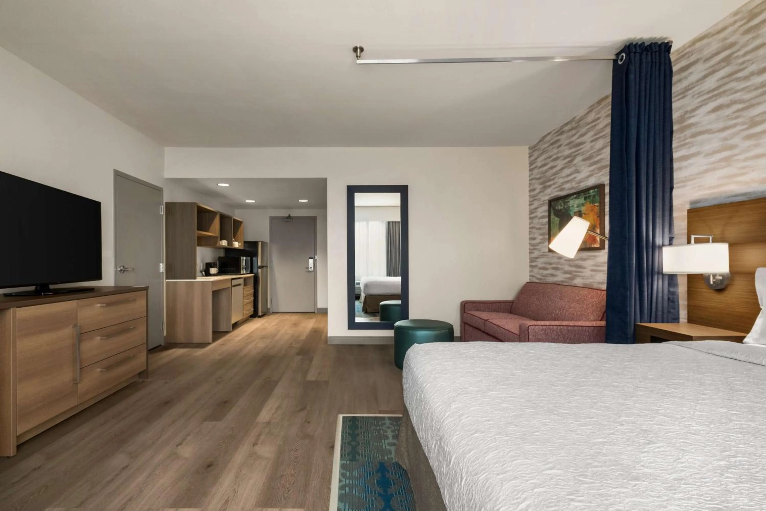 Living room, Bed in Home2 Suites By Hilton East Austin - near Downtown and UT