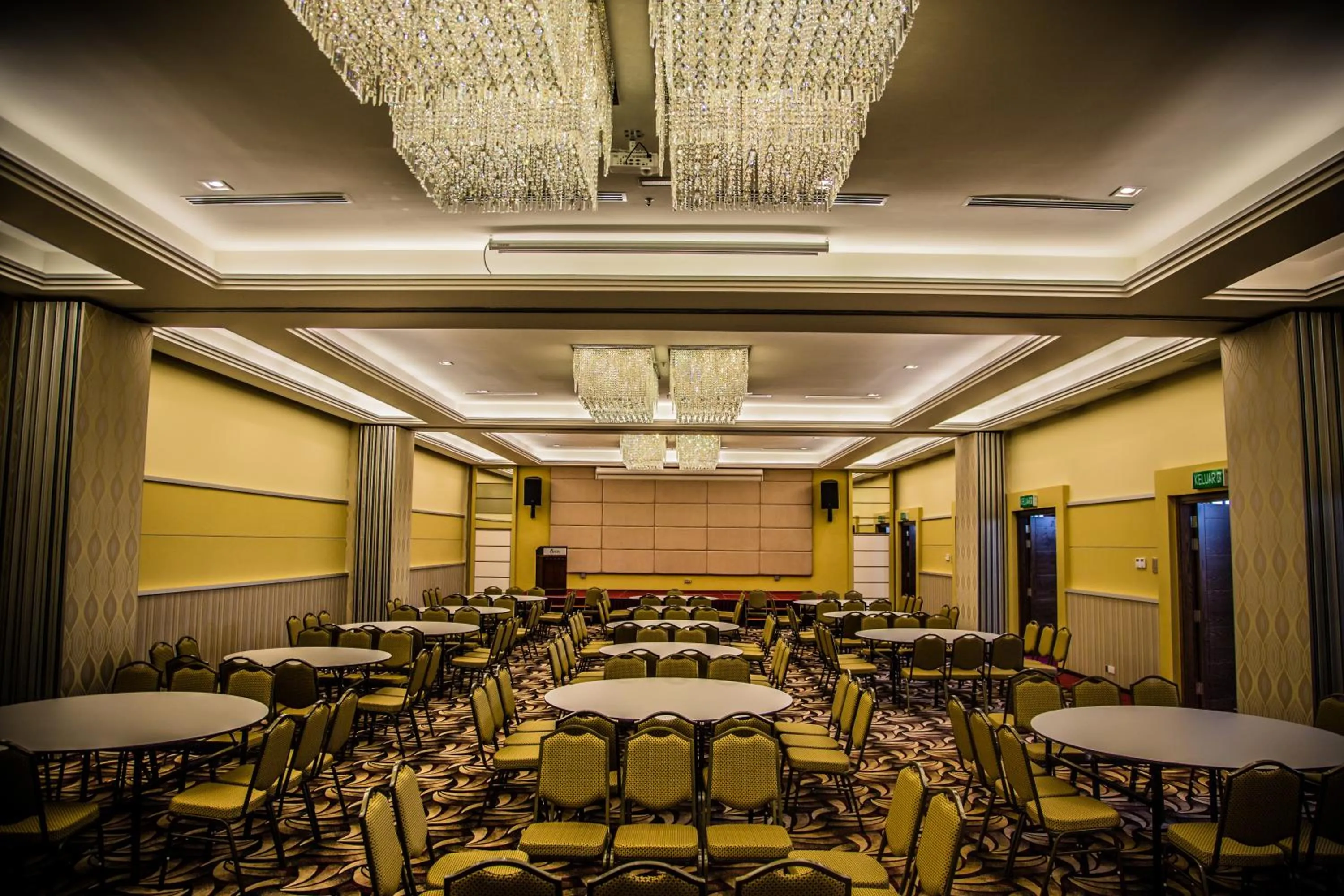 Banquet/Function facilities in Nova Highlands Hotel