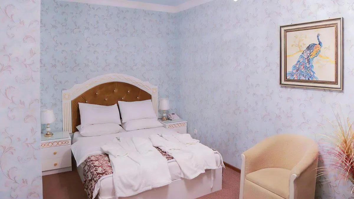 Bed in Reikartz Modarixon Bukhara