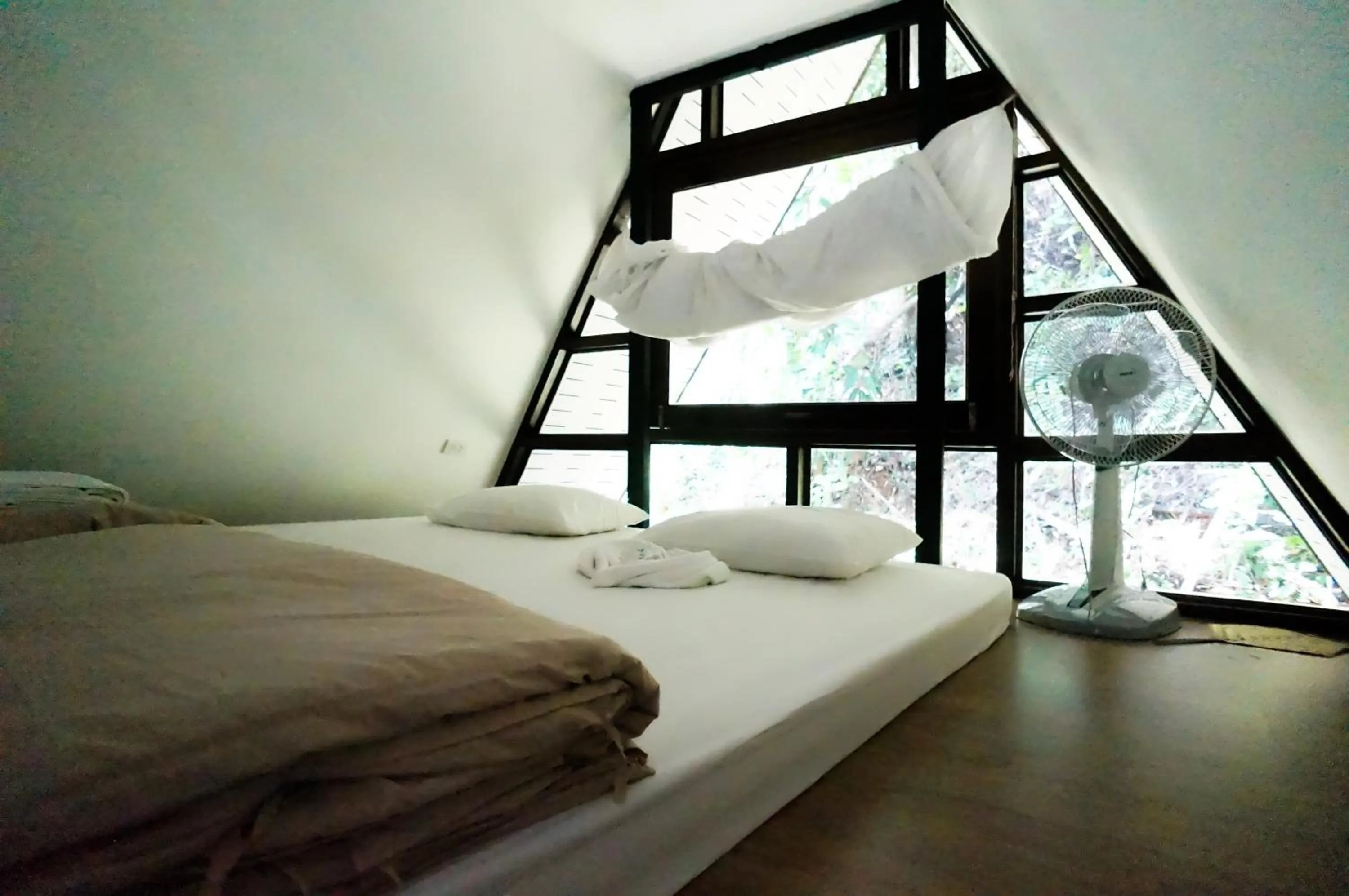 Bed in Koh Mak Cococape Resort