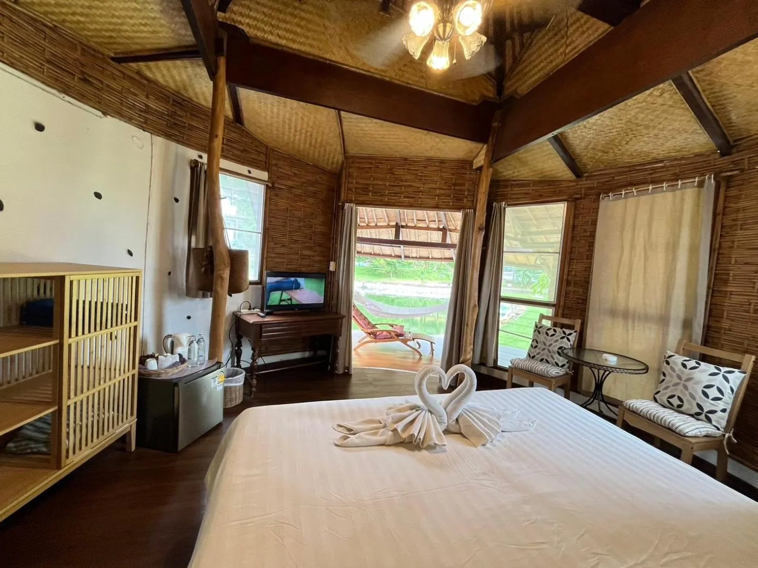 Bed in Koh Mak Cococape Resort