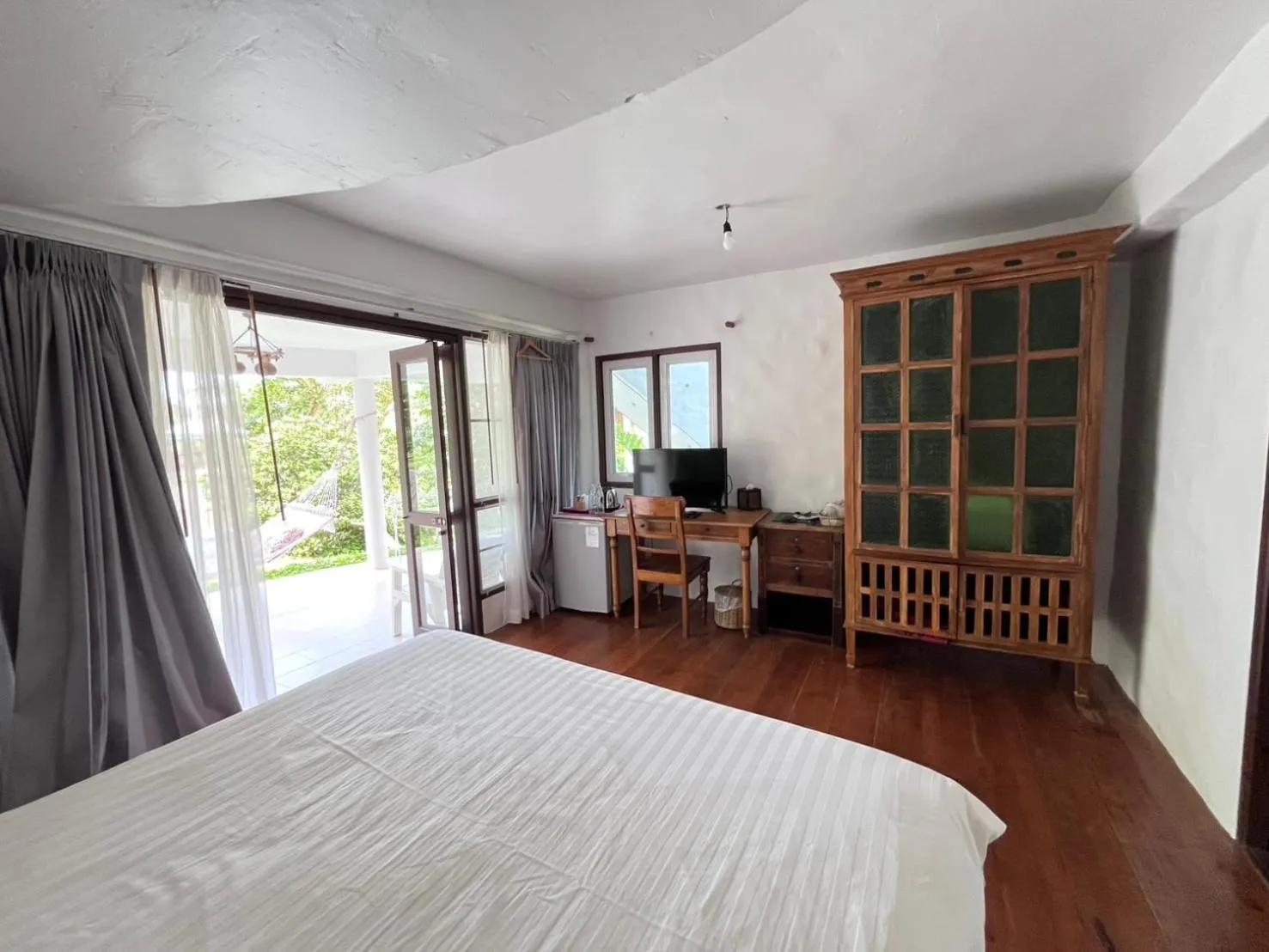 Bed in Koh Mak Cococape Resort