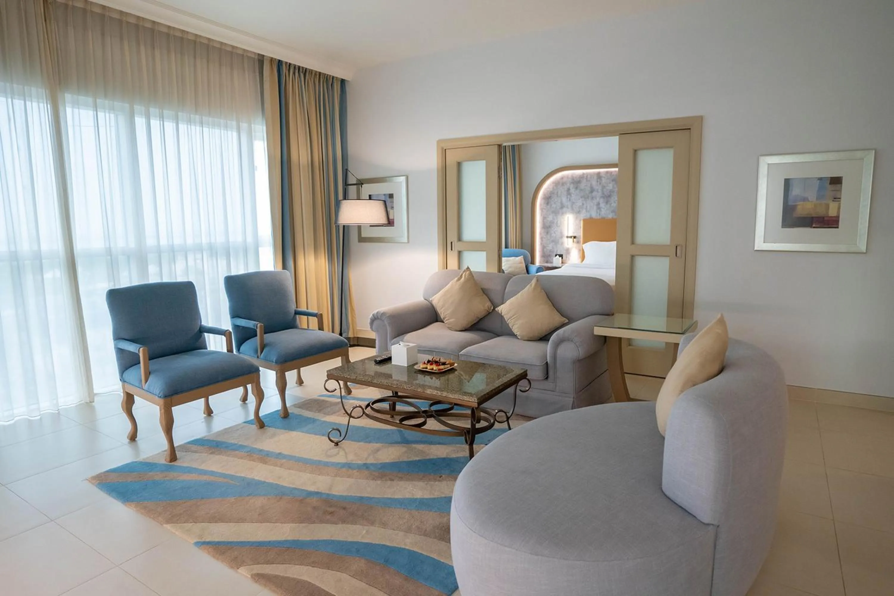 Living room in Sheraton Khalidiya Hotel