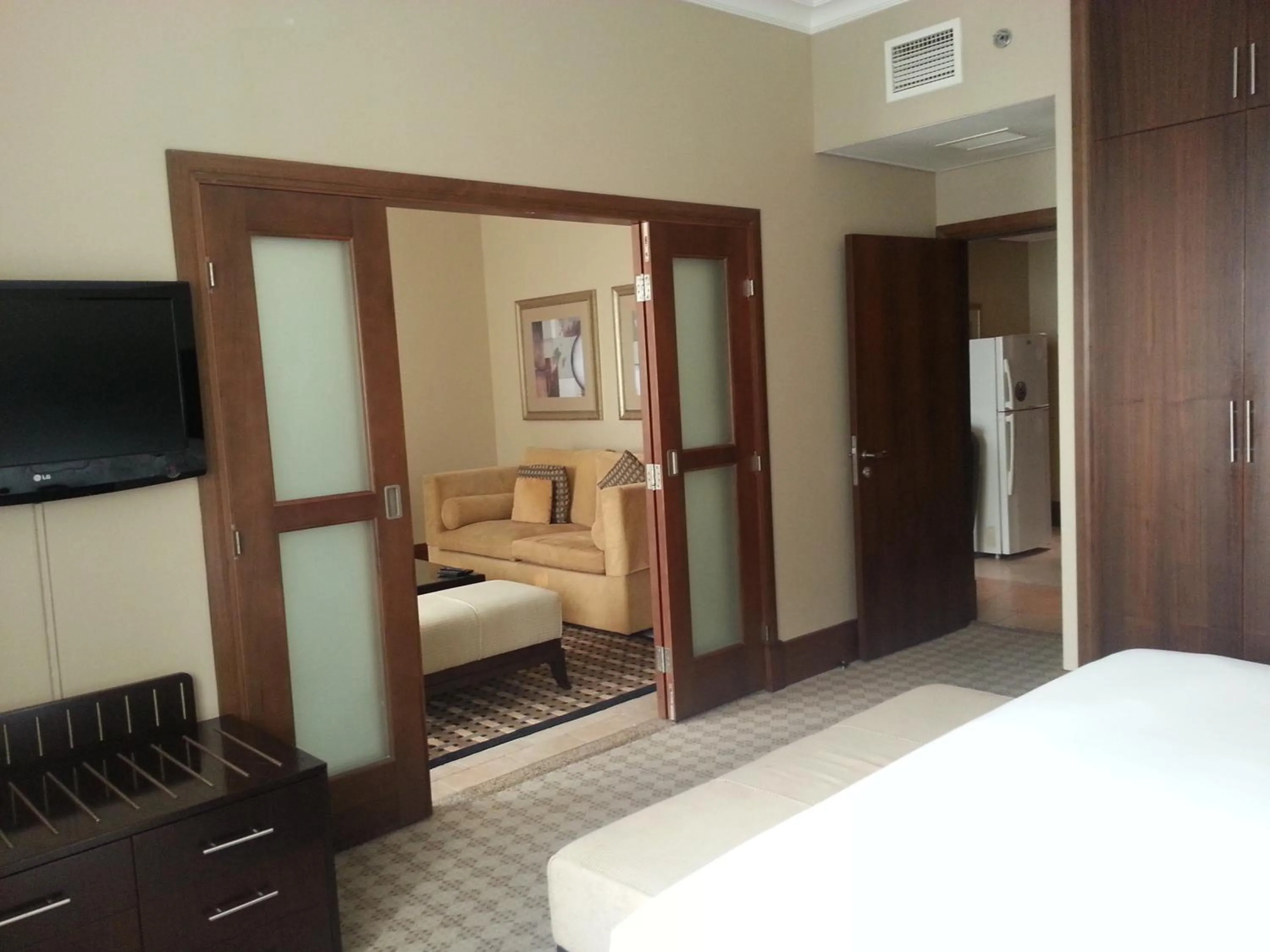 Bedroom, Bed in Sheraton Khalidiya Hotel