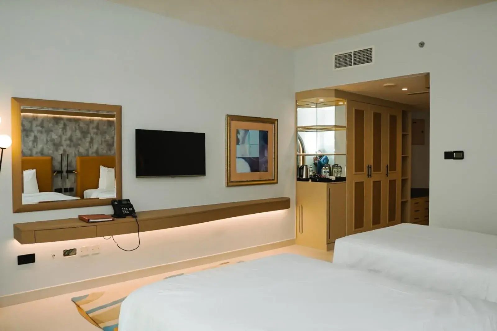 Deluxe King Room Sea View in Sheraton Khalidiya Hotel Deluxe King Room Sea View in Sheraton Khalidiya Hotel