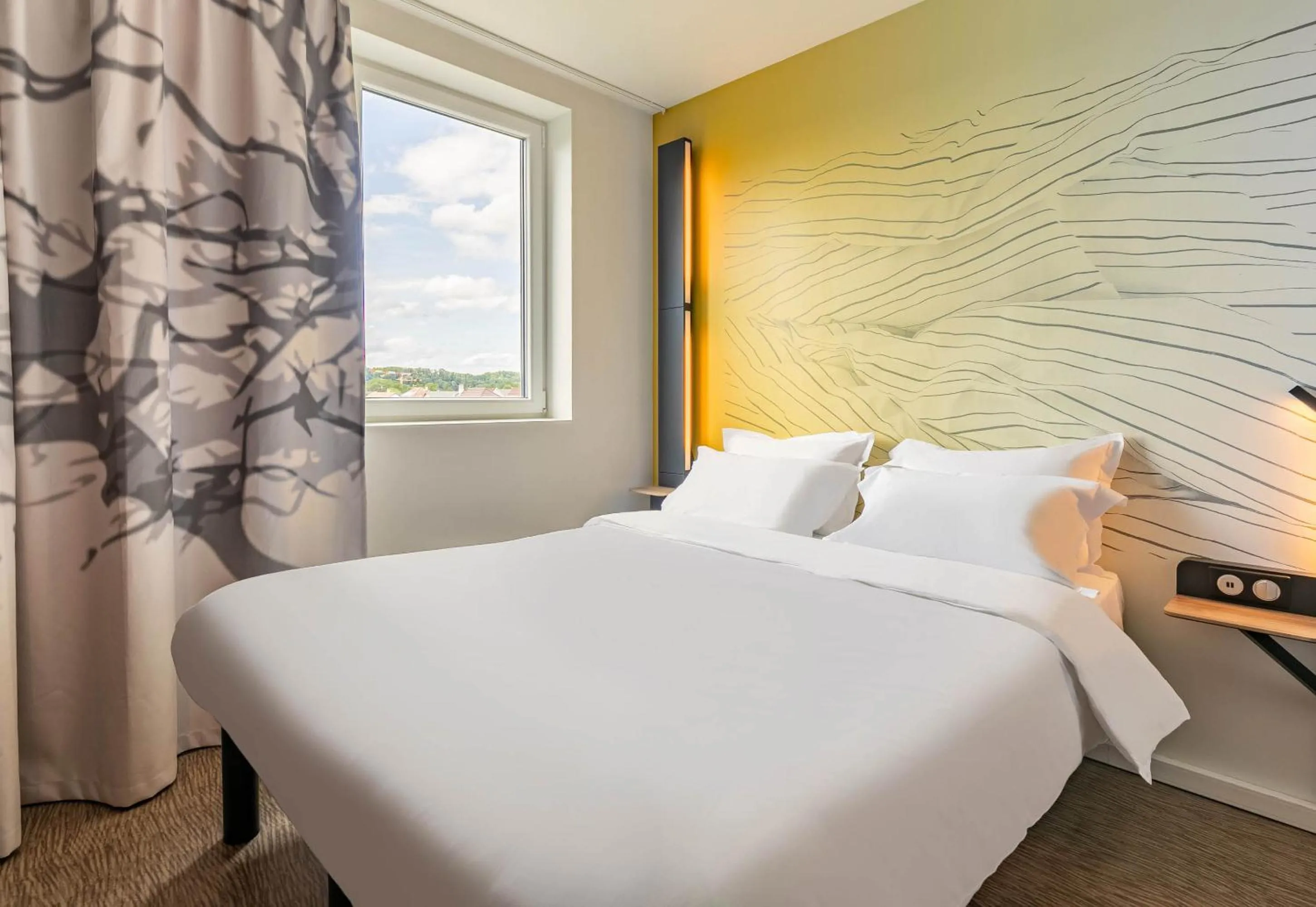 Bedroom, Bed in B&B HOTEL Mulhouse Bâle Aéroport