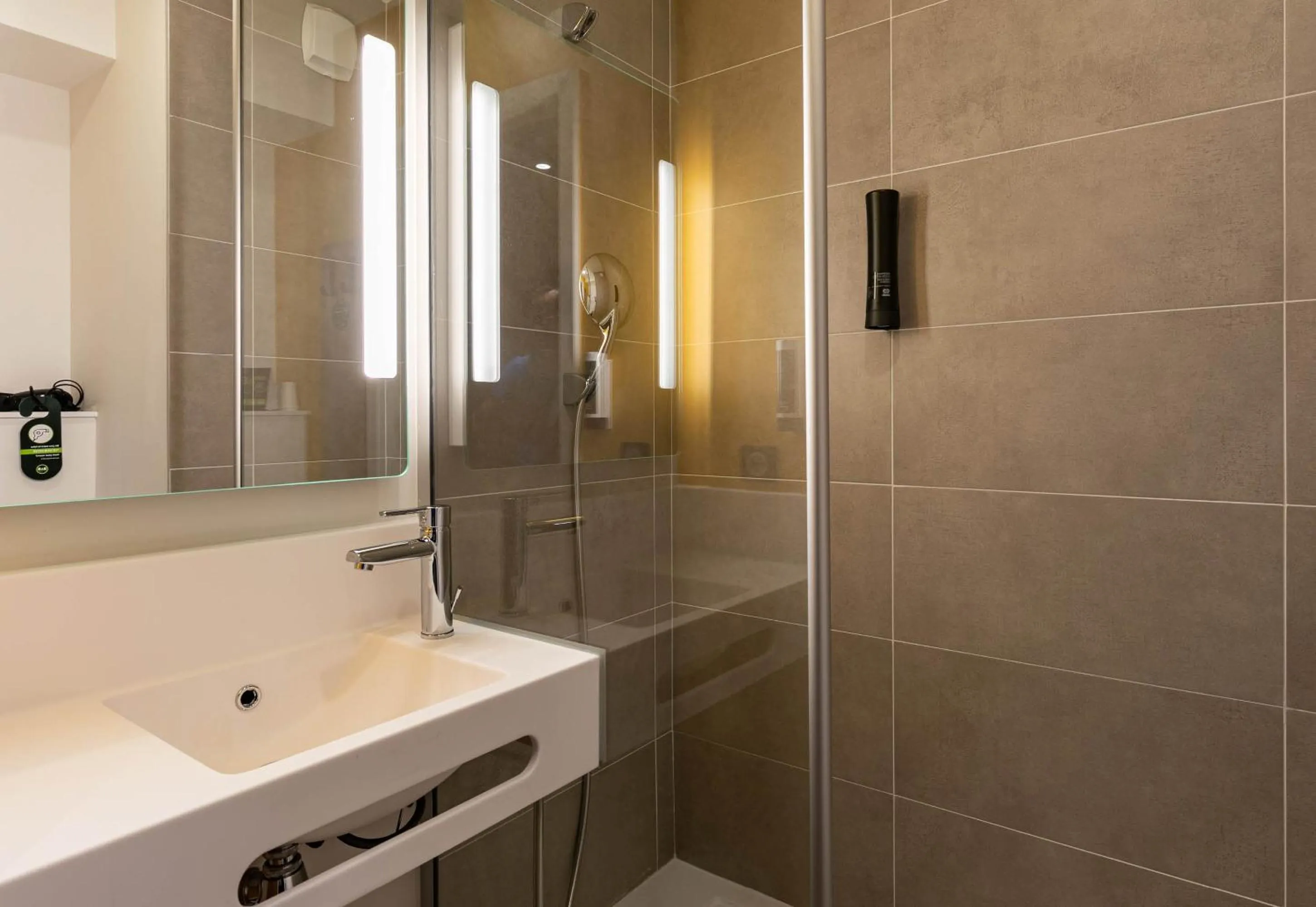 Bathroom in B&B HOTEL Mulhouse Bâle Aéroport