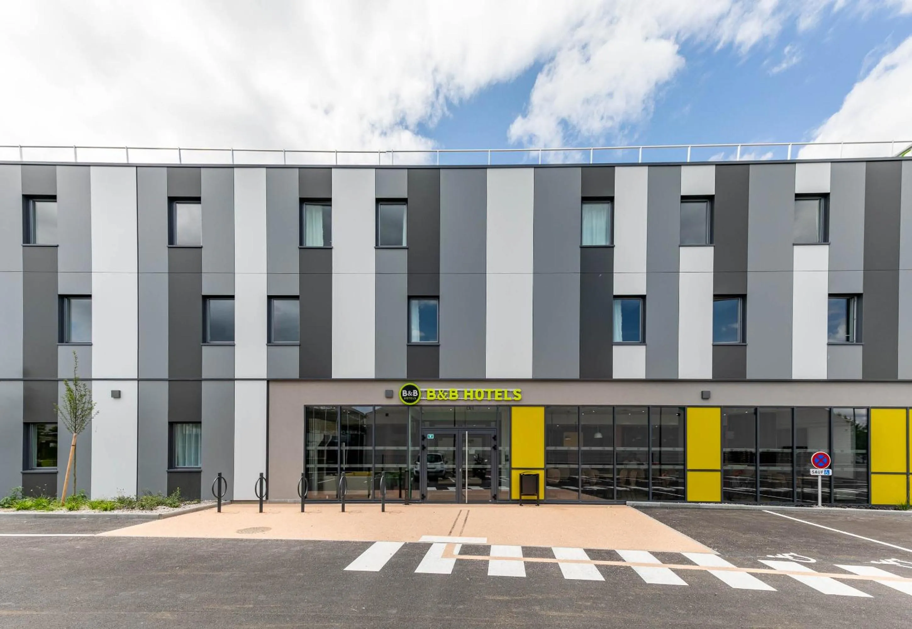 Property building in B&B HOTEL Mulhouse Bâle Aéroport