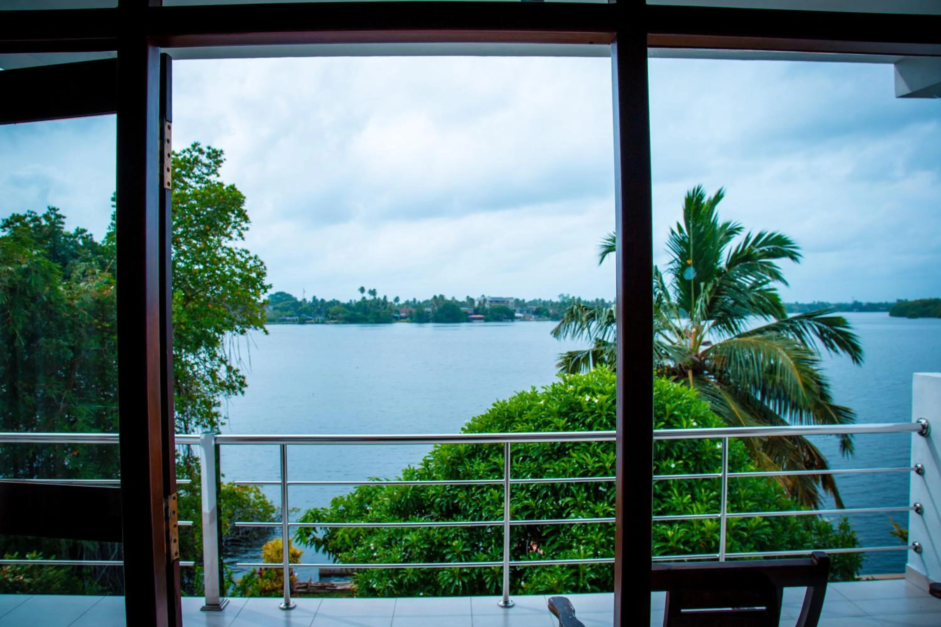 Day in Riverside Inn Fuji