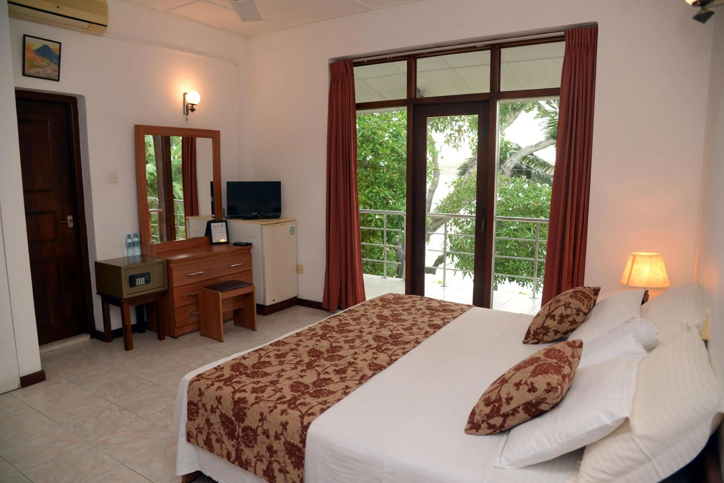 Bedroom, Bed in Riverside Inn Fuji