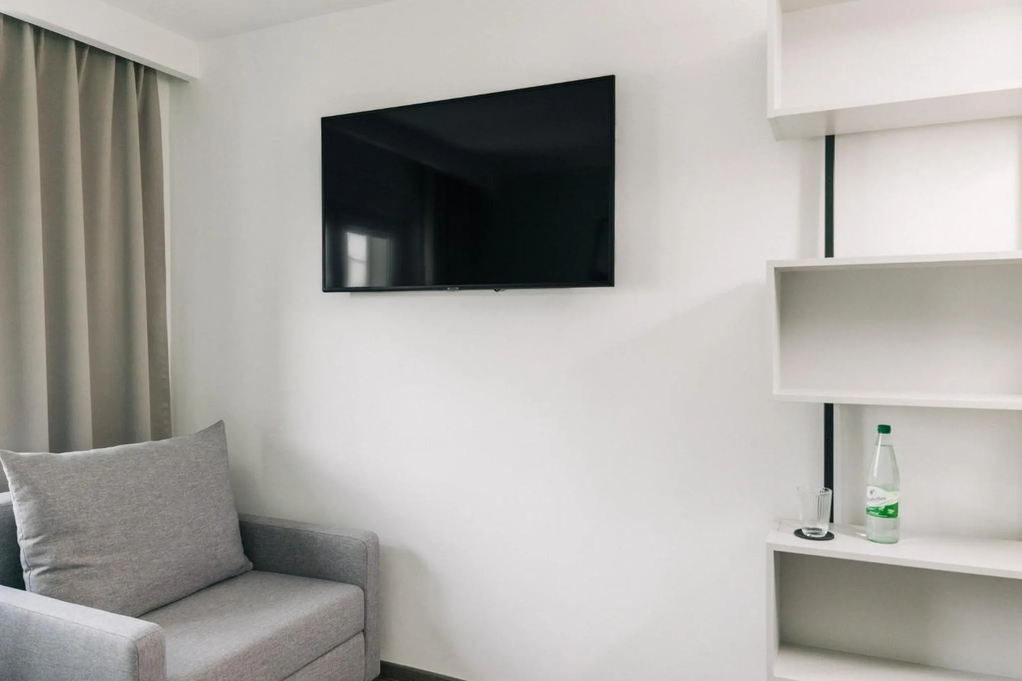TV and multimedia in Homaris Apartments Frankfurt