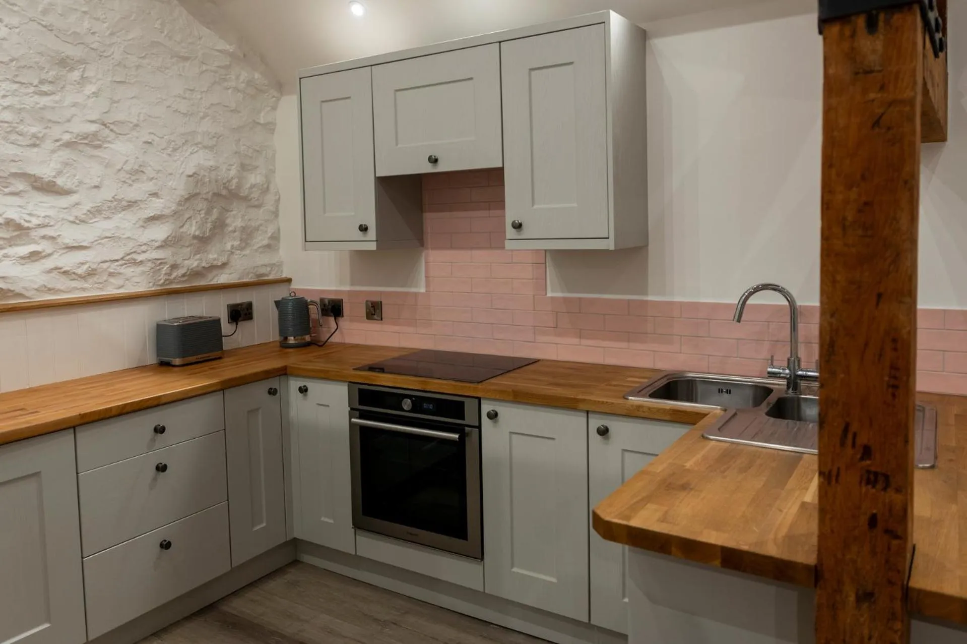 Kitchen or kitchenette in Pen Isa’r Llan