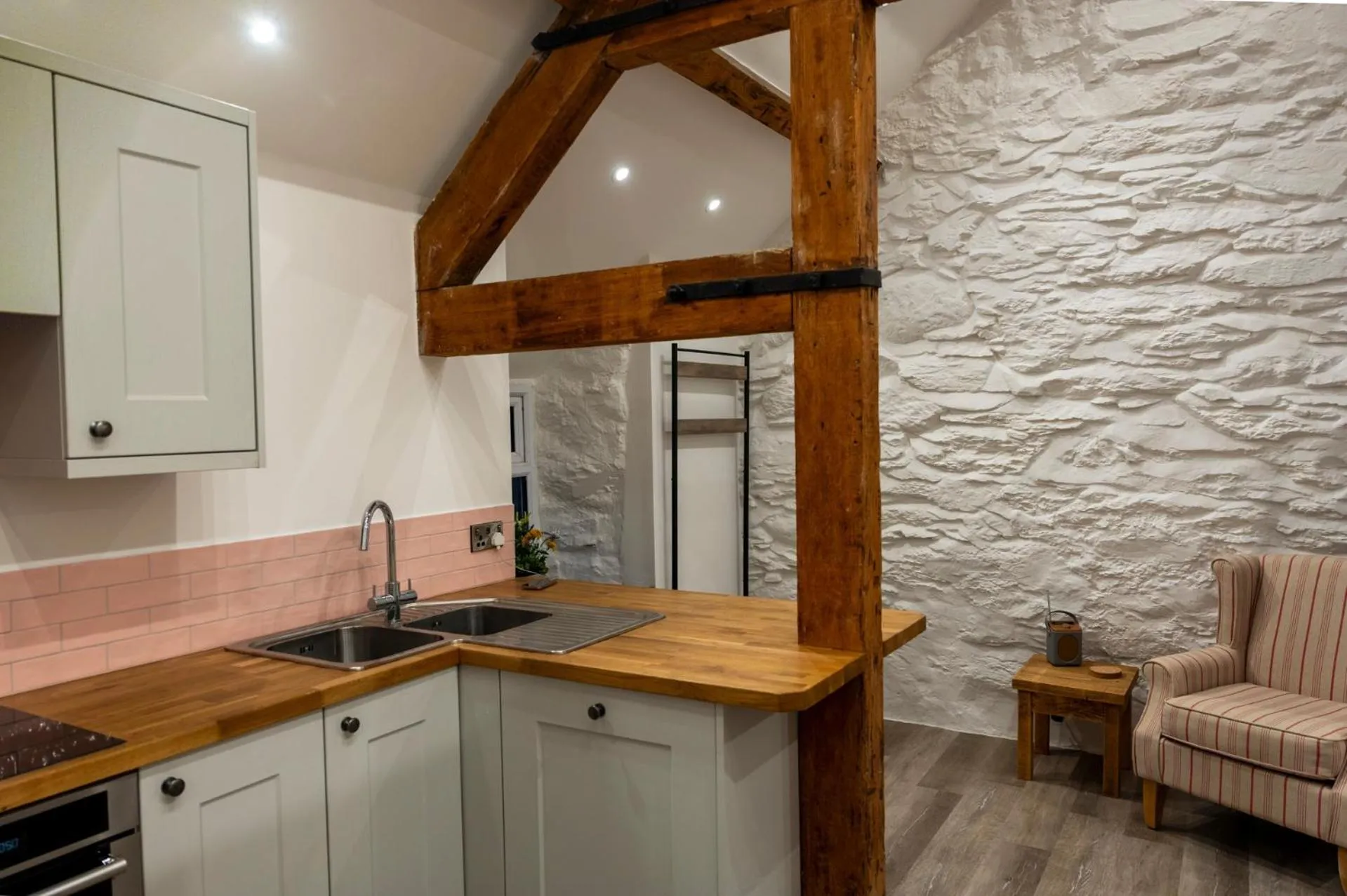 Kitchen or kitchenette in Pen Isa’r Llan