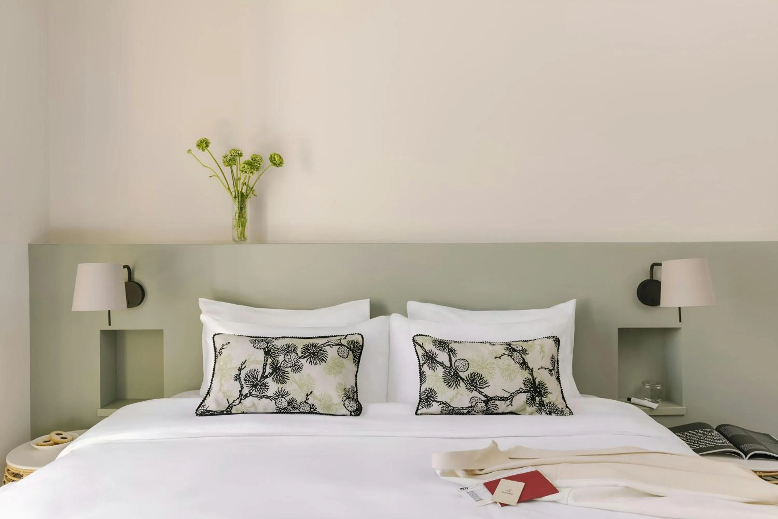 Bedroom, Bed in Yelo Mozart Hotel Les Musiciens, Sonder by Marriott Bonvoy