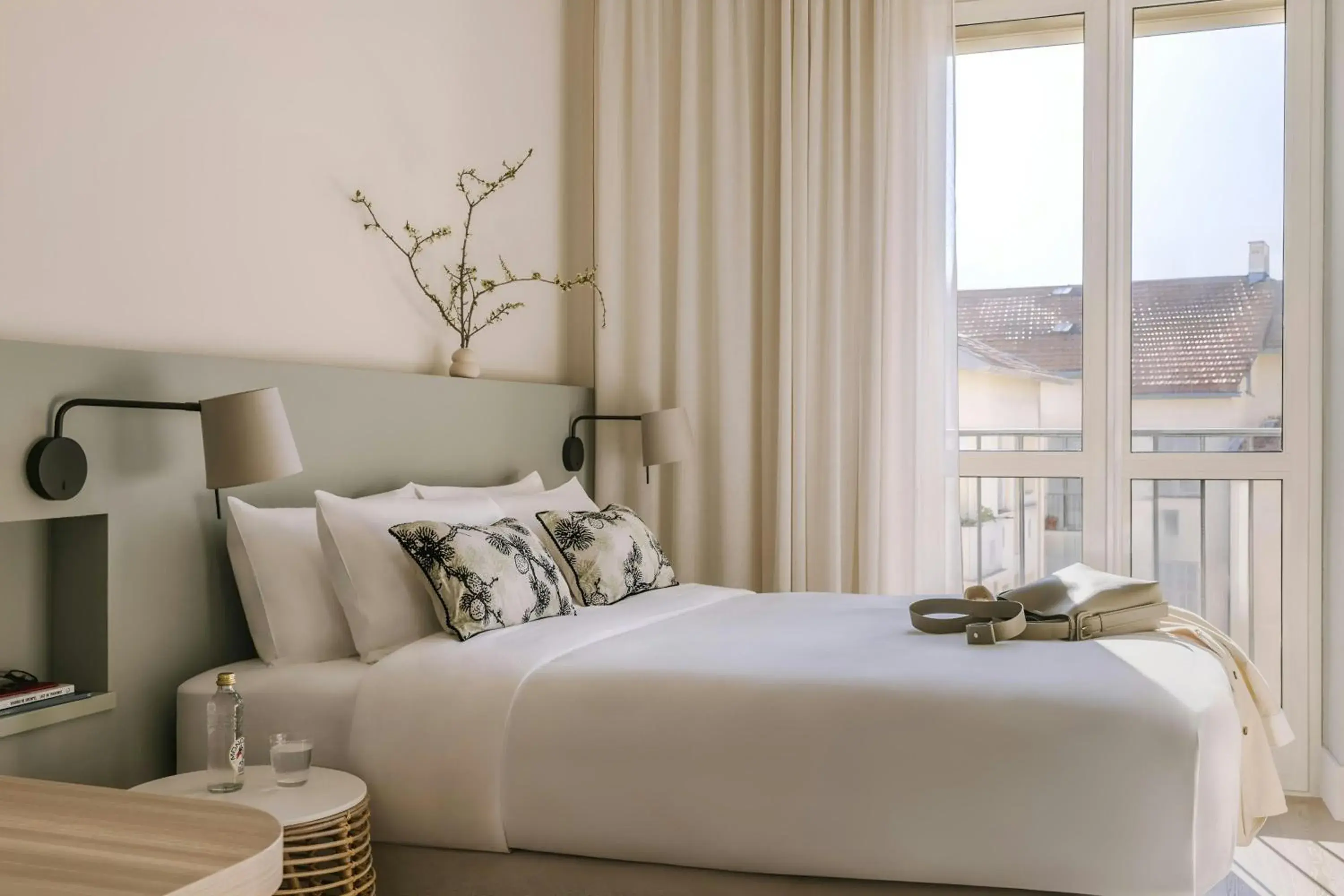 Smaller Queen Room in Yelo Mozart Hotel Les Musiciens, Sonder by Marriott Bonvoy Smaller Queen Room in Yelo Mozart Hotel Les Musiciens, Sonder by Marriott Bonvoy