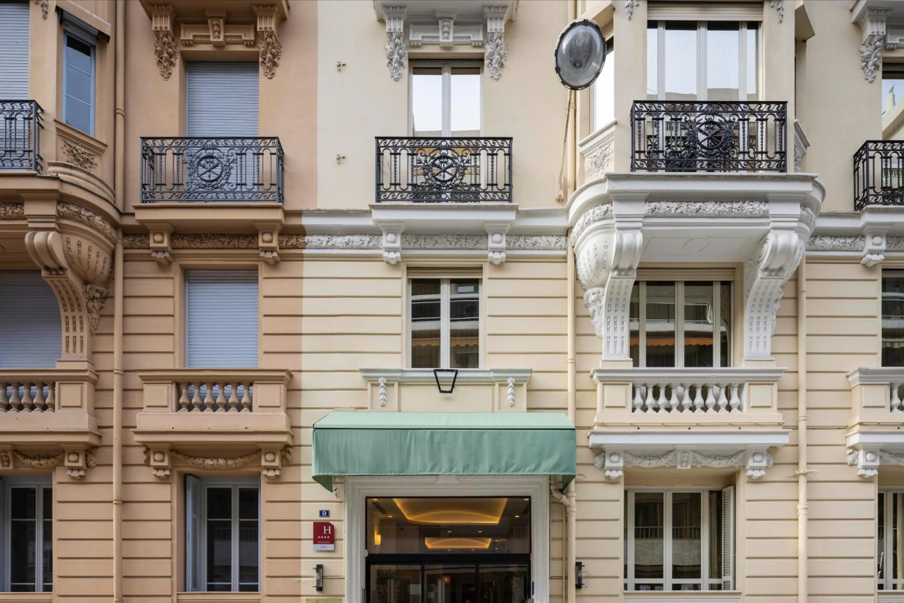 Property building in Crisol Mozart