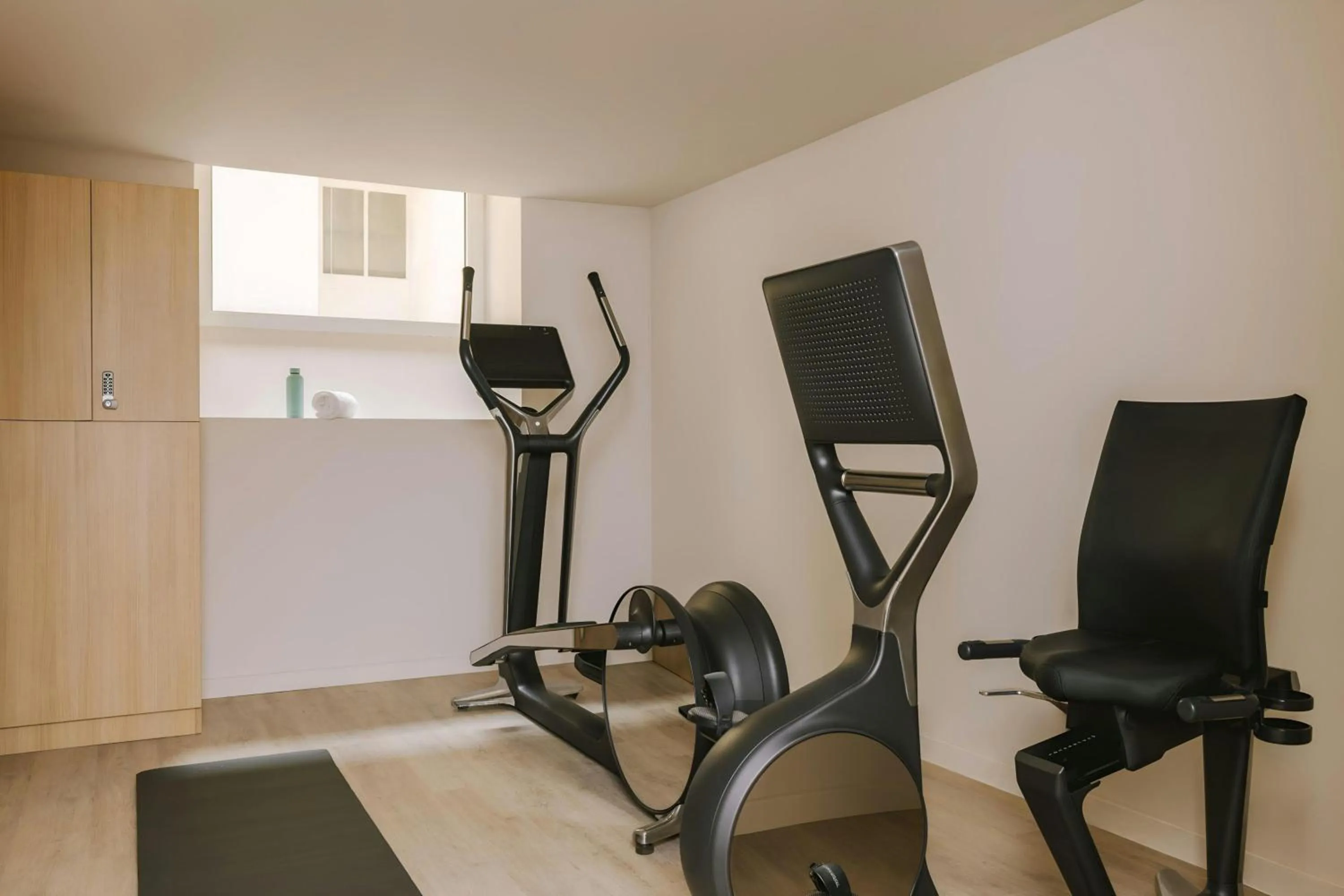 Fitness centre/facilities in Yelo Mozart Hotel Les Musiciens, Sonder by Marriott Bonvoy