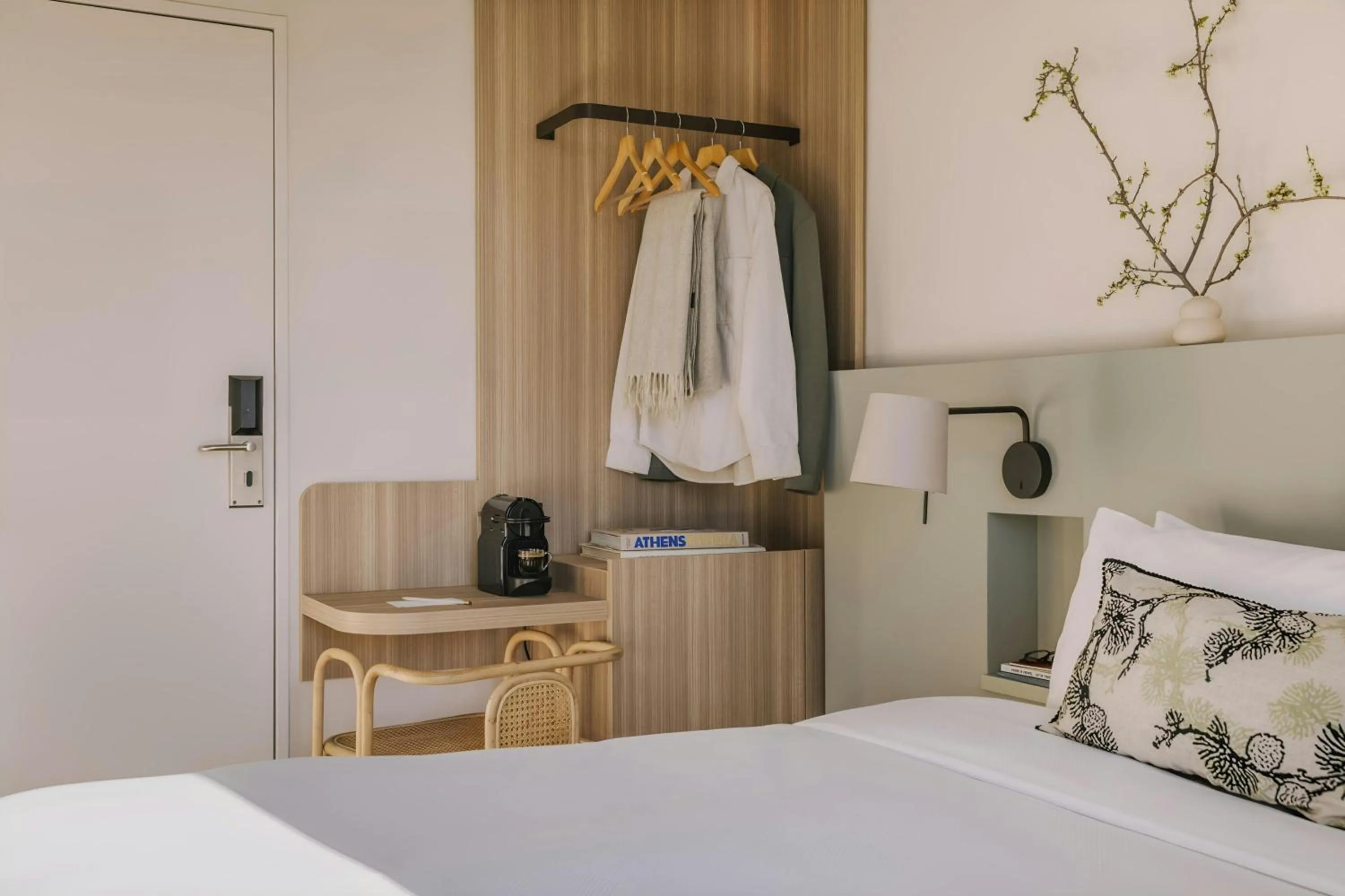 Bedroom, Bed in Yelo Mozart Hotel Les Musiciens, Sonder by Marriott Bonvoy