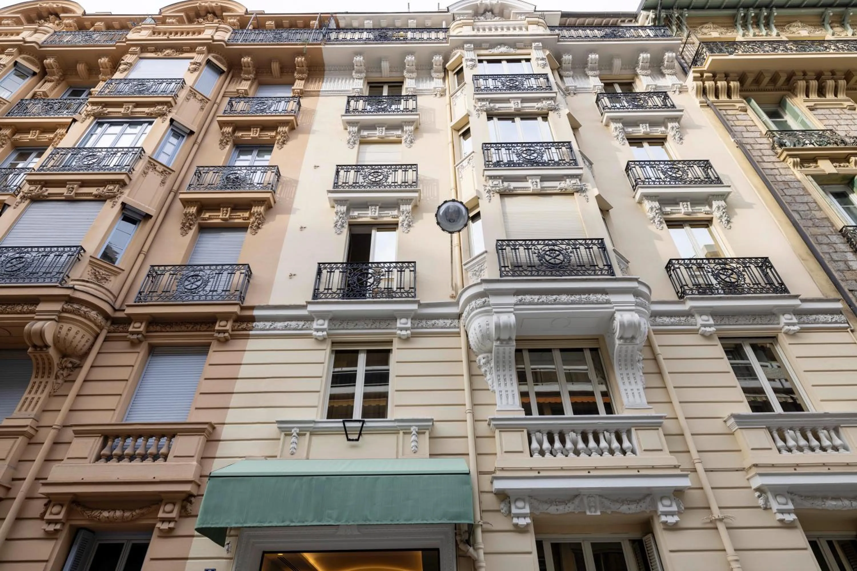 Facade/entrance in Crisol Mozart