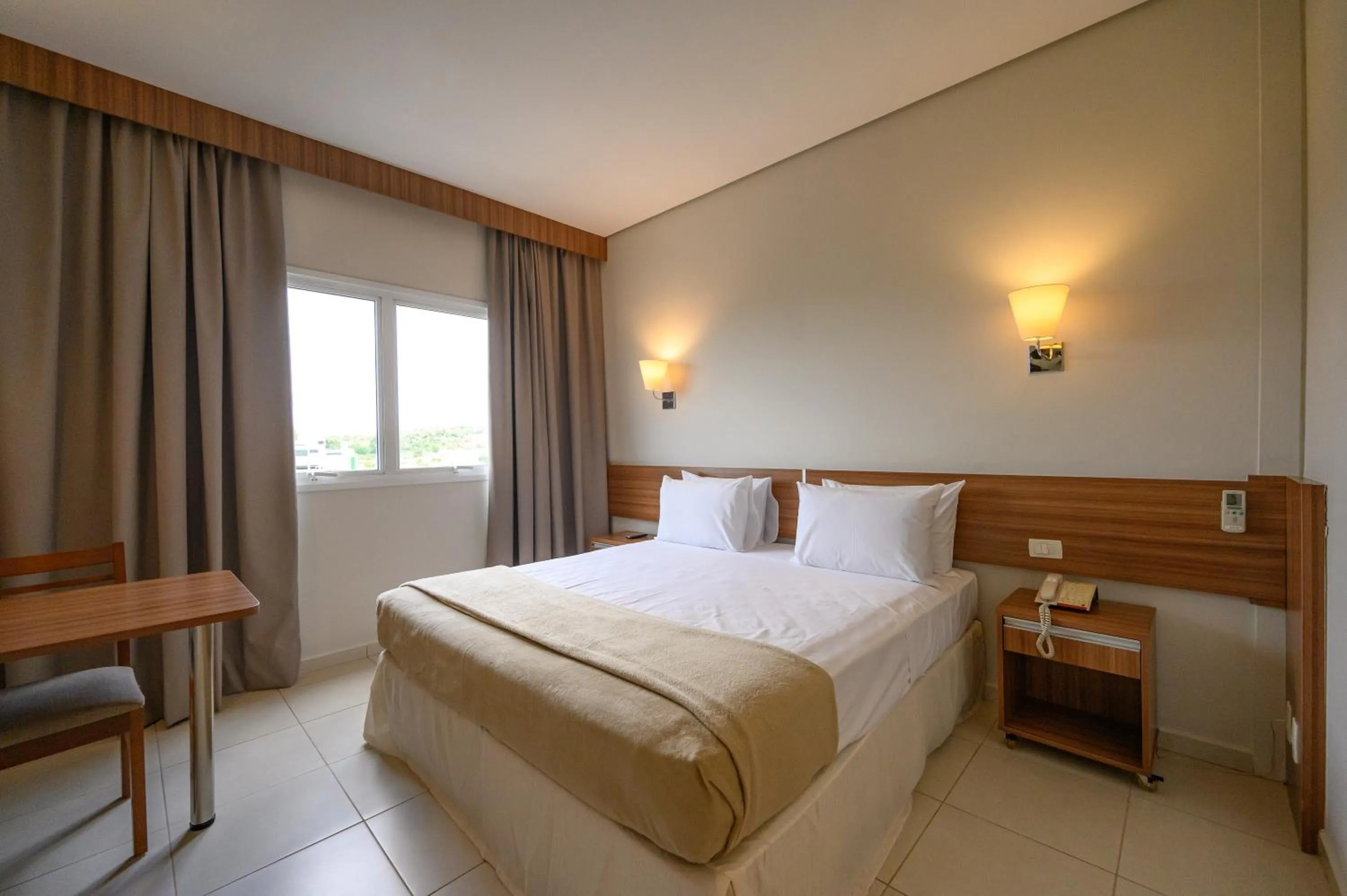 Bed in UniHotel Salto