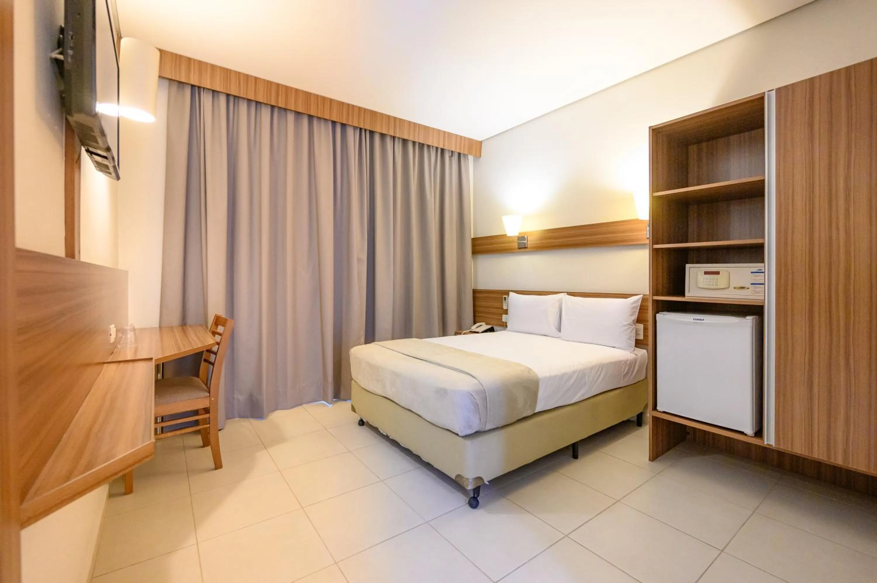 Bed in UniHotel Salto