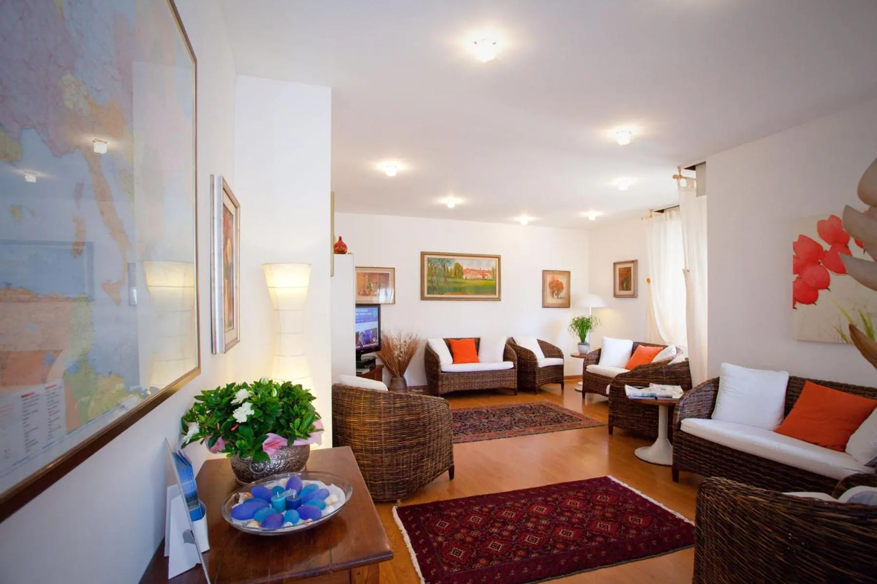 Communal lounge/ TV room in Hotel Telenia