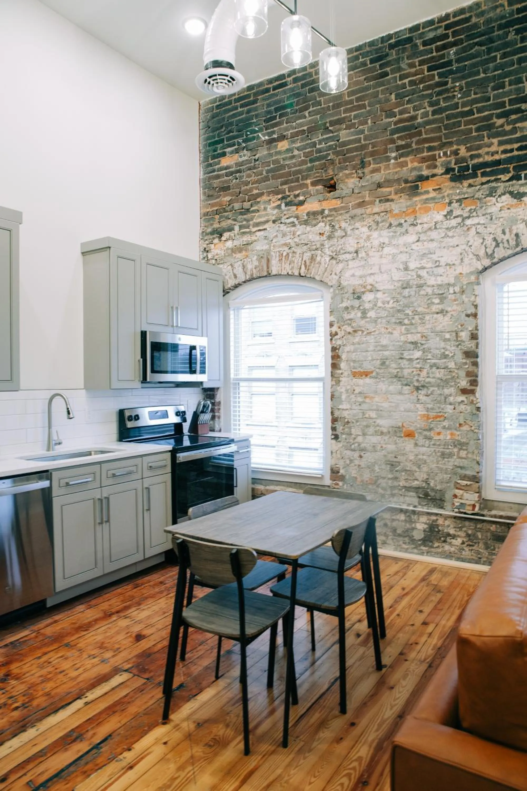 Kitchen or kitchenette in The St. Clair