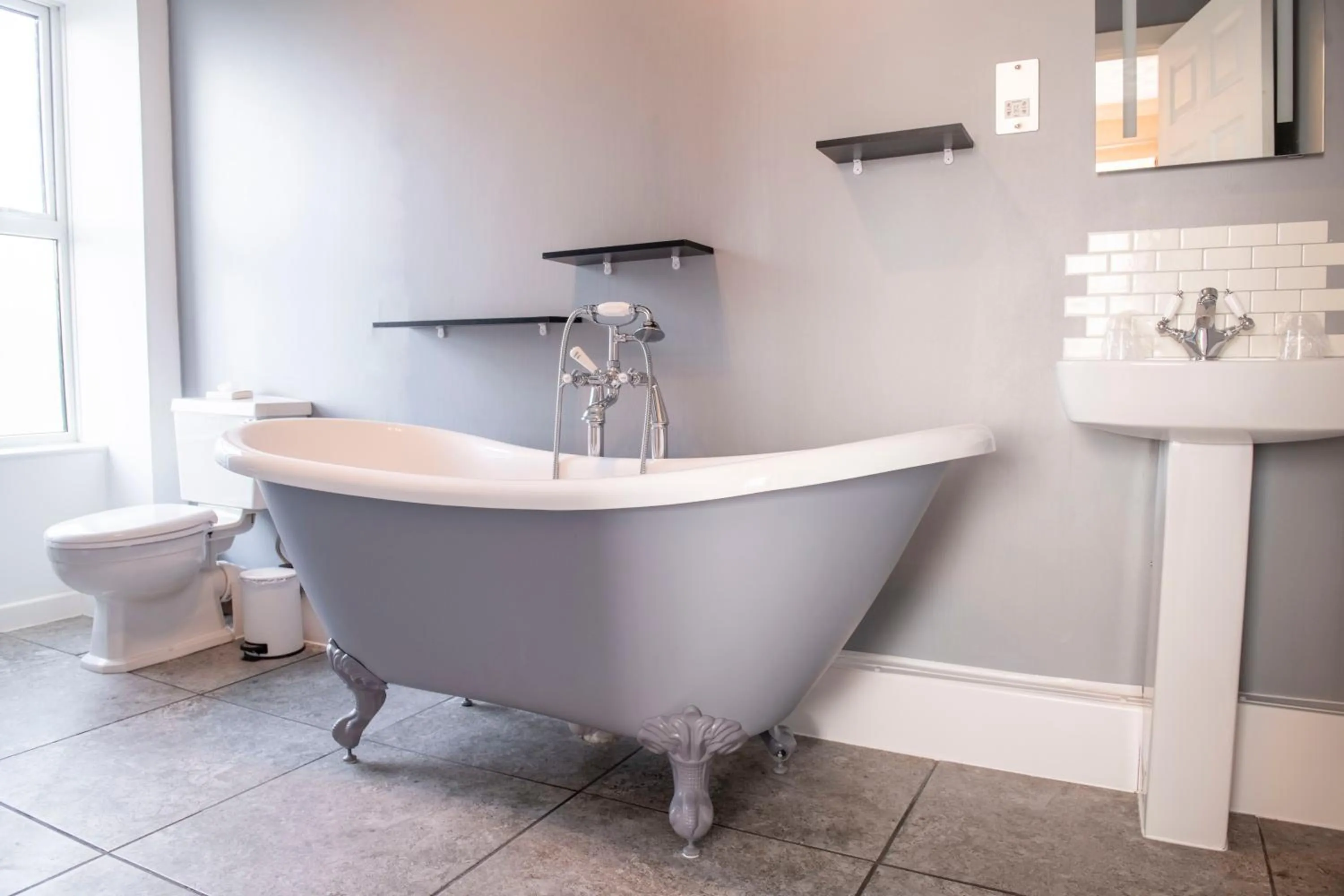 Bathroom in Ashburnham Hotel