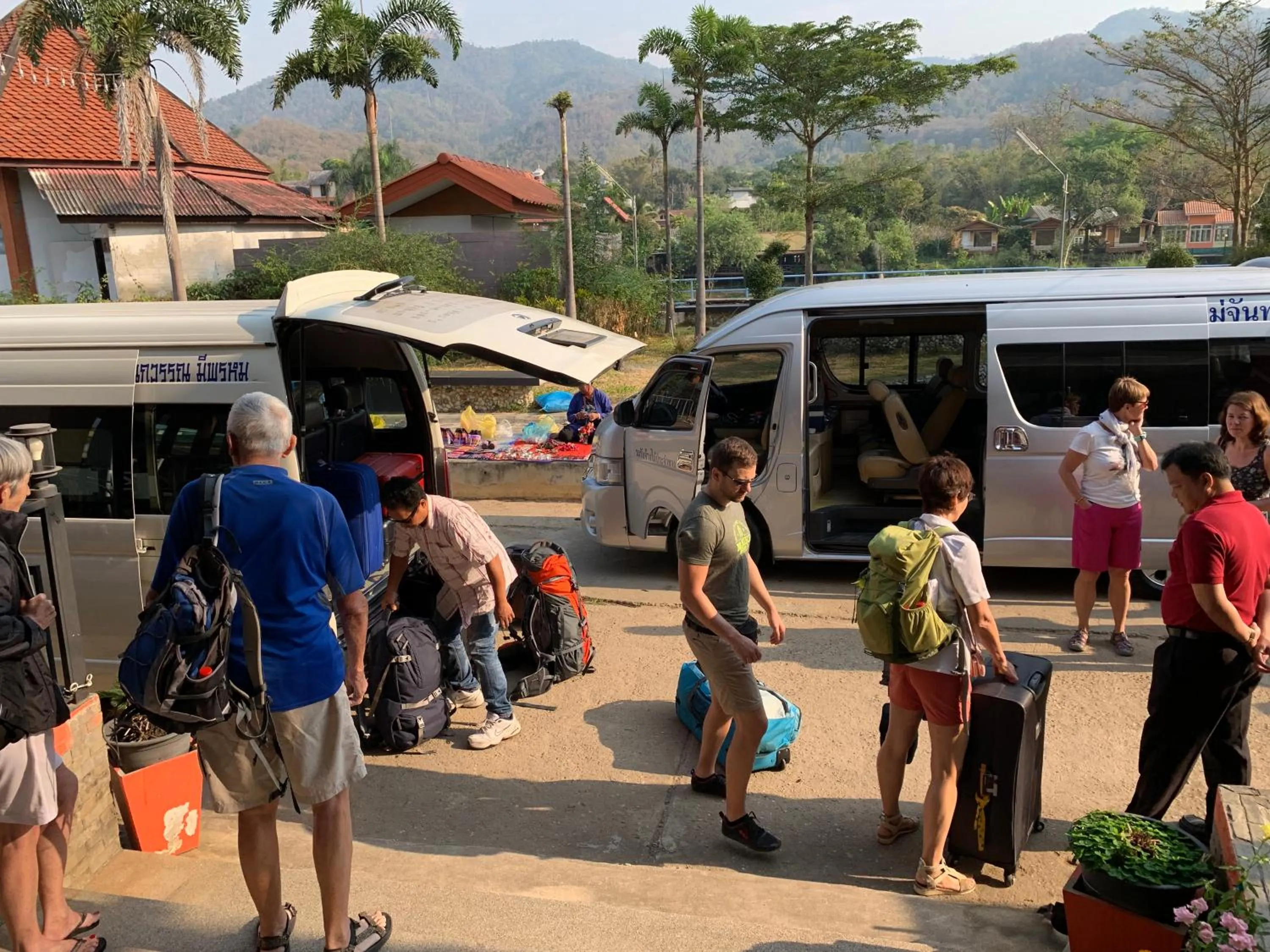 group of guests in Saranya River House สรัญญาริเวอร์เฮาส์