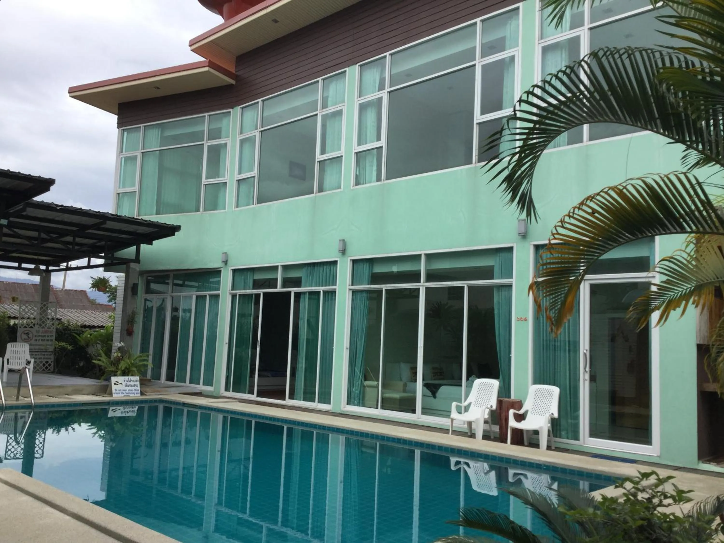 Swimming pool in Saranya River House สรัญญาริเวอร์เฮาส์