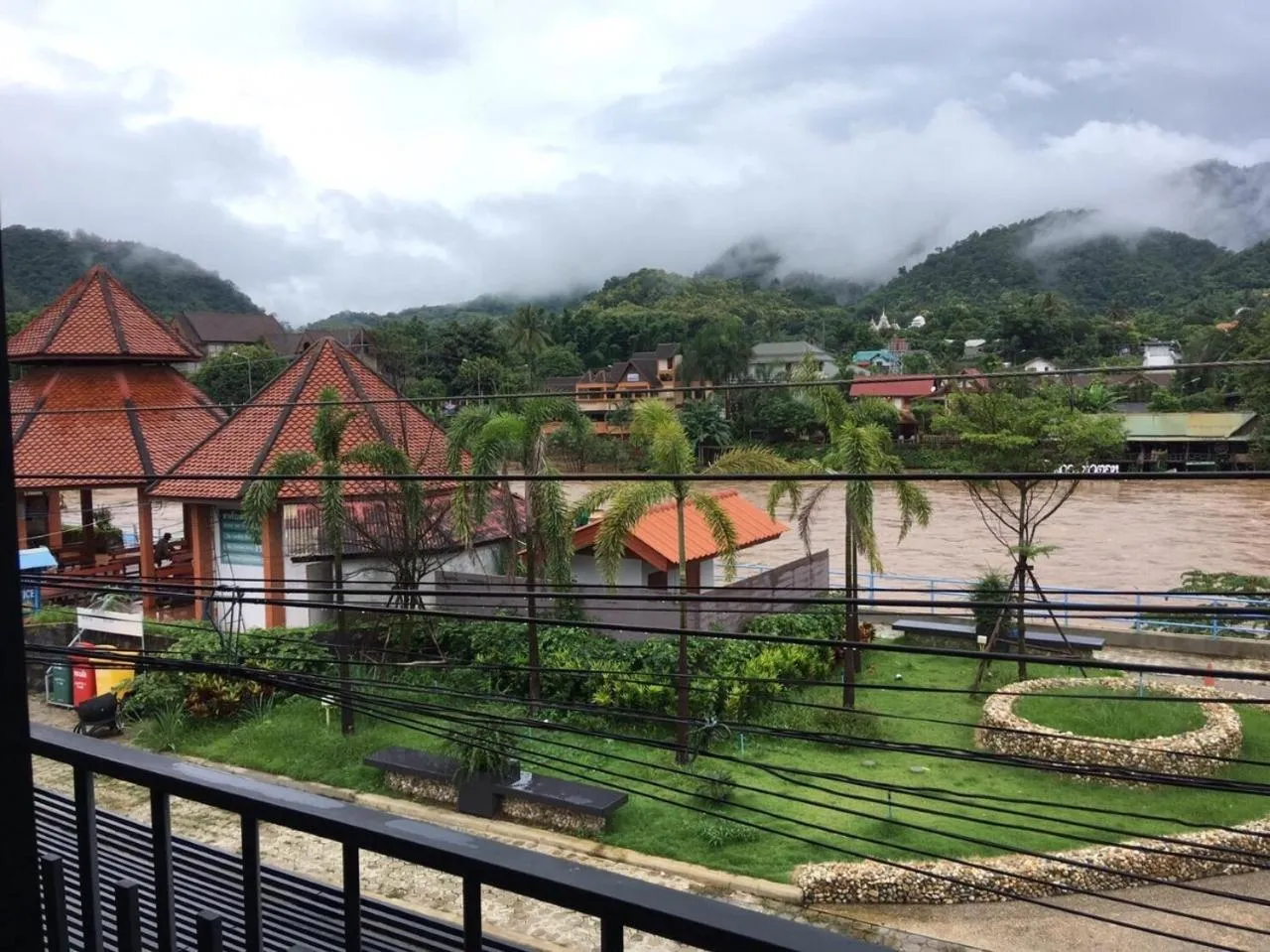 Garden view in Saranya River House สรัญญาริเวอร์เฮาส์